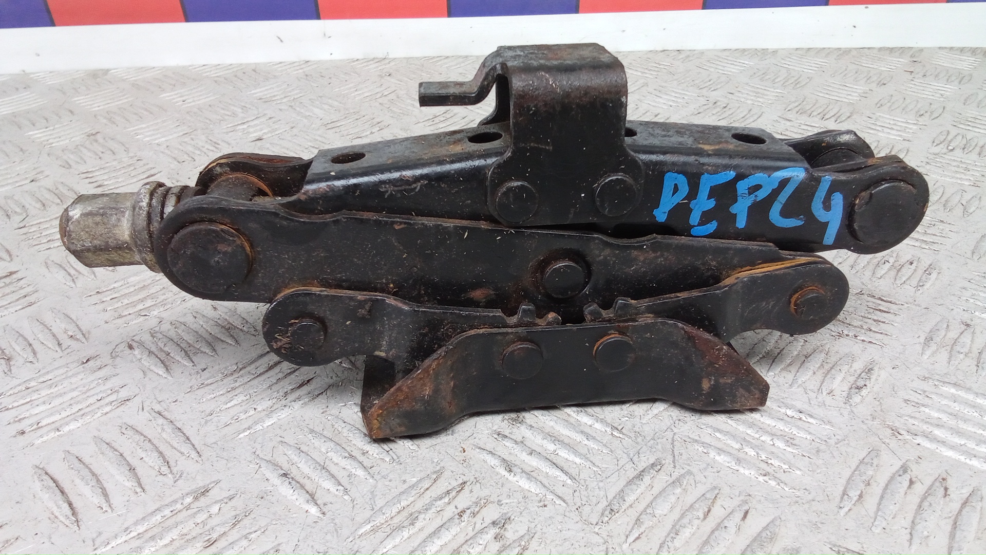 Домкрат Peugeot 4007