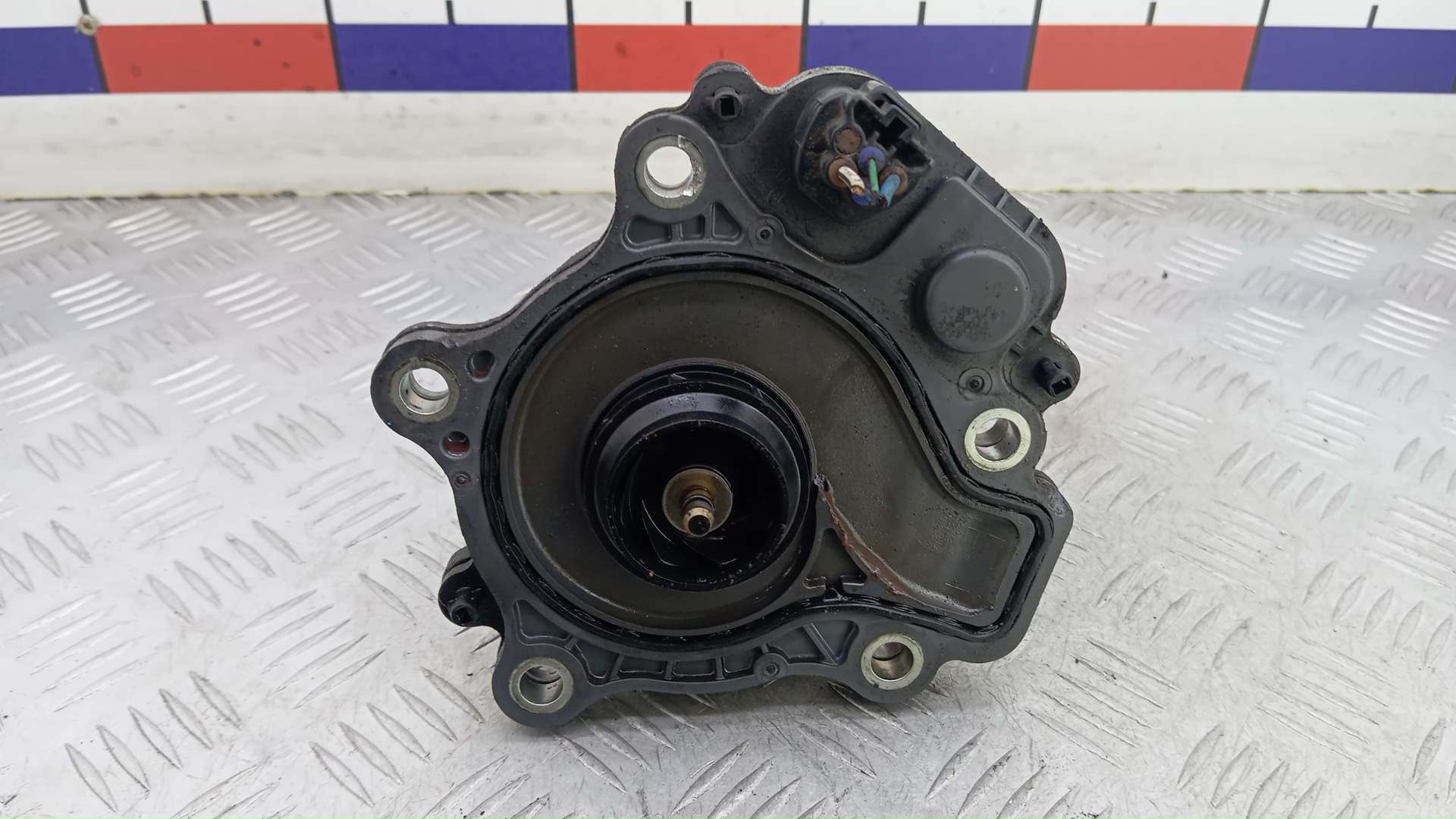 Водяной насос бензиновый Toyota Auris