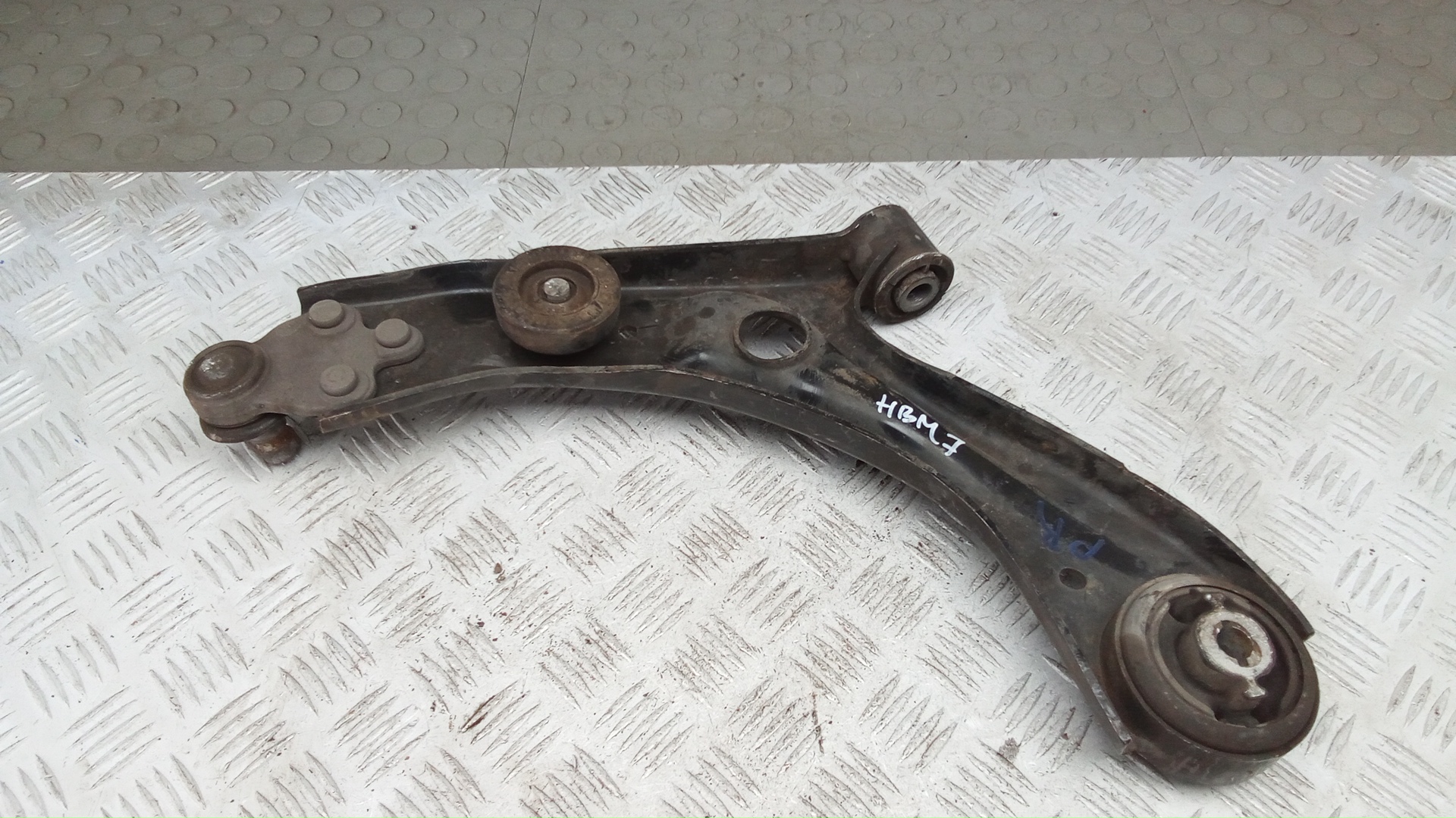 Рычаг передний нижний правый Ford Focus