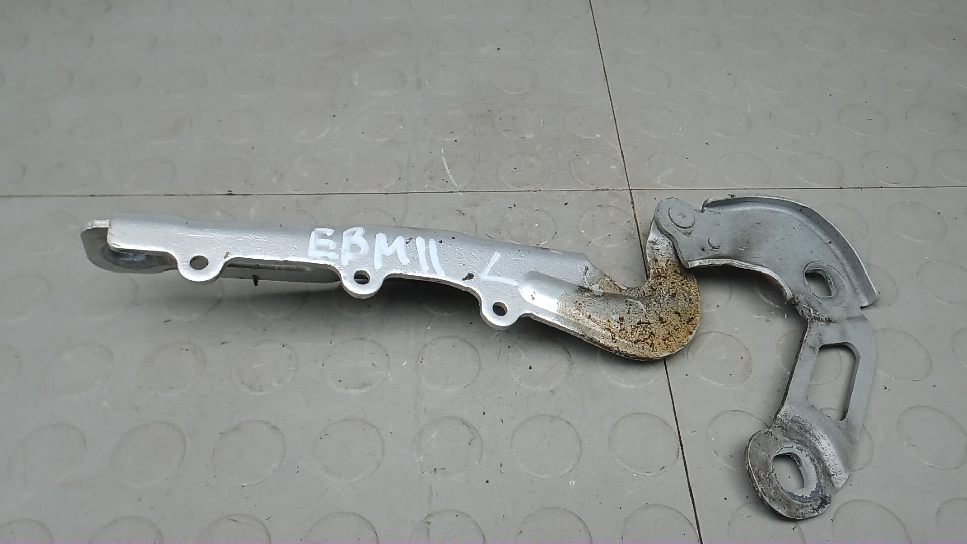 Петля капота Ford Focus 4