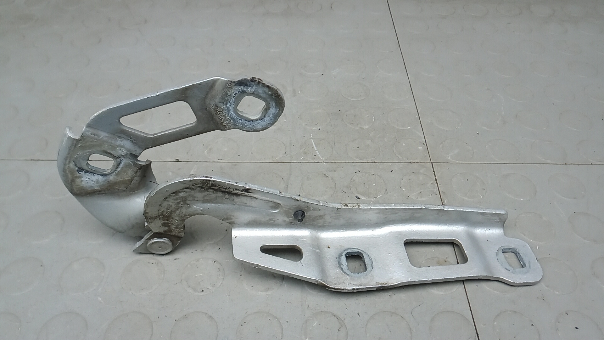Петля капота Ford Focus 4