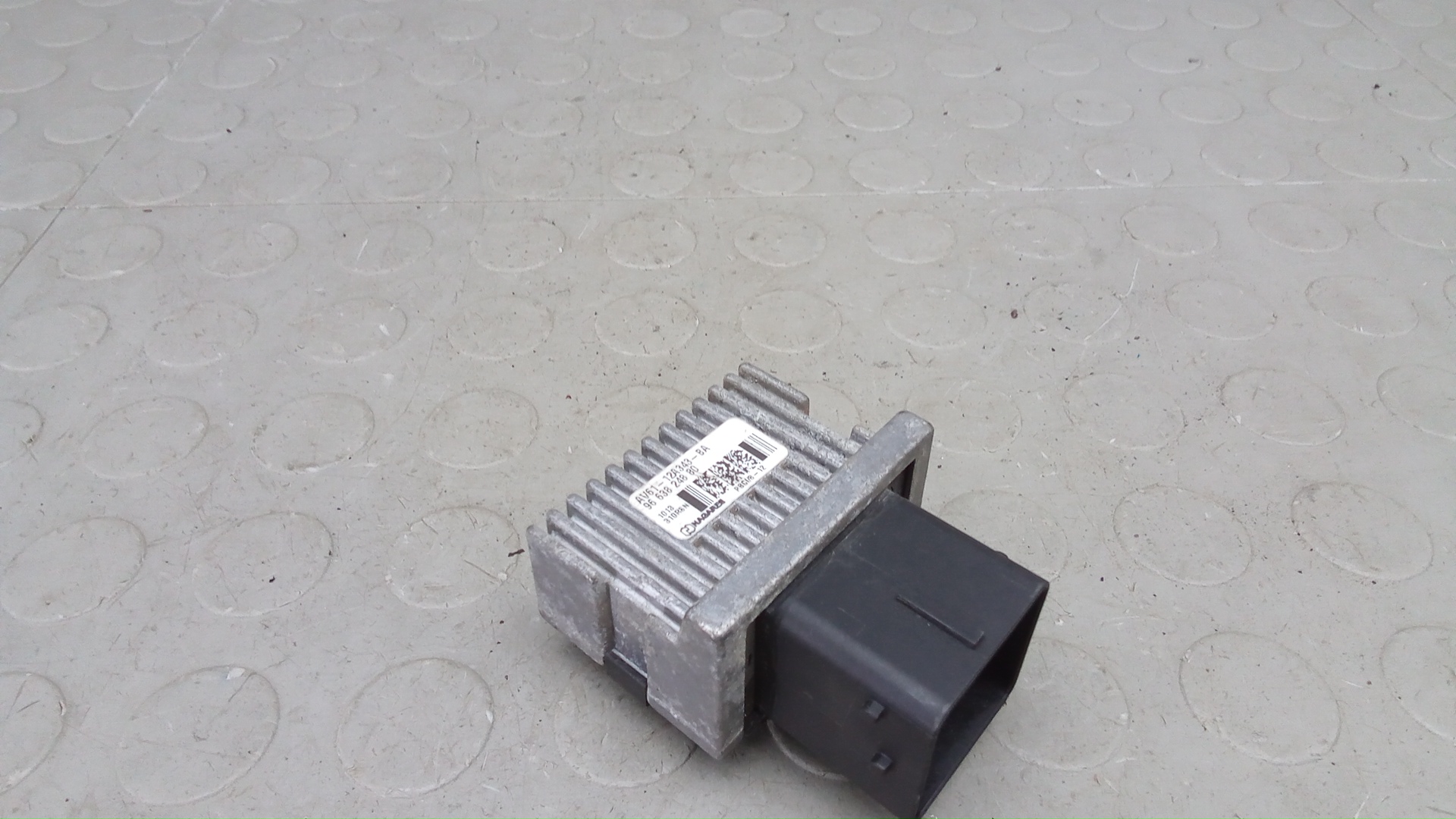 Реле накала свечей Land Rover Freelander 2
