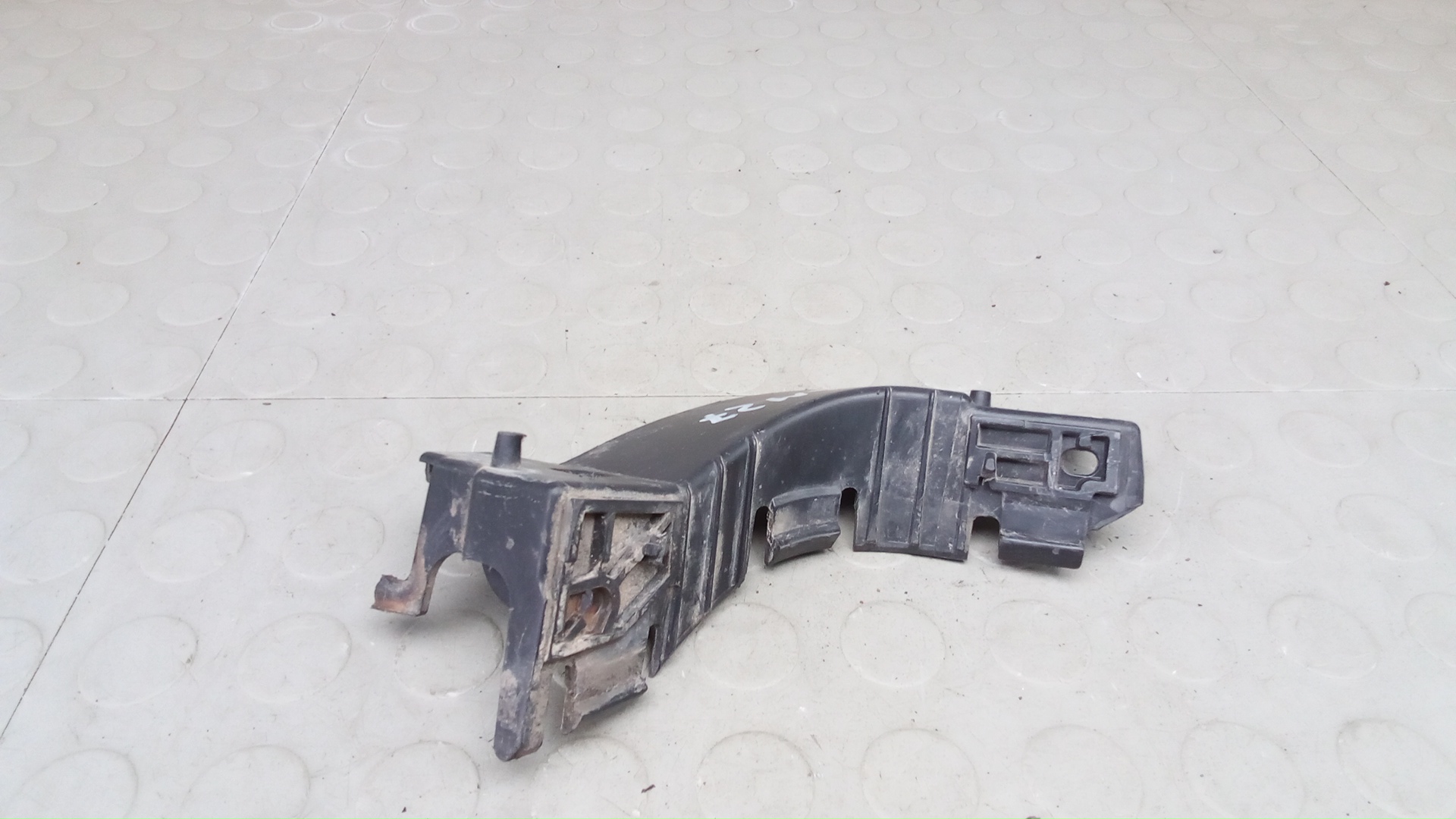 Крепление бампера переднее Land Rover Freelander 2