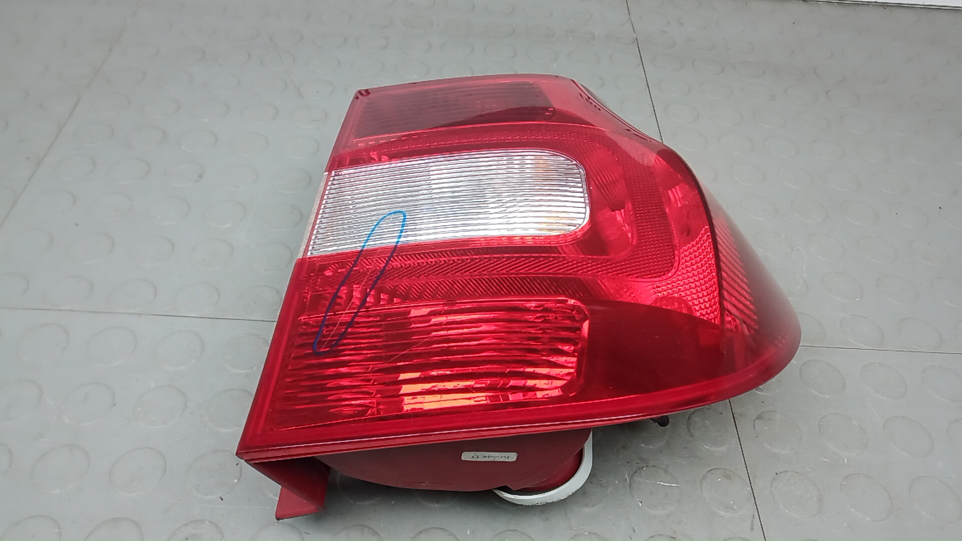Фонарь задний правый Skoda Yeti 1