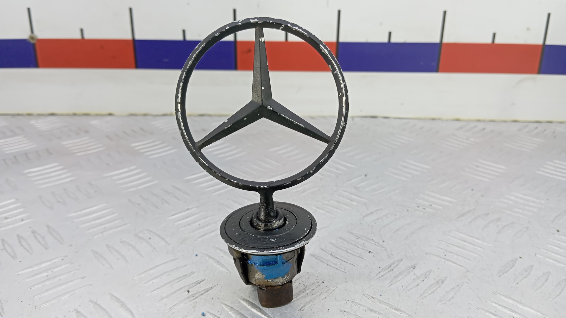 Значок на капот Mercedes-Benz C-Class W203