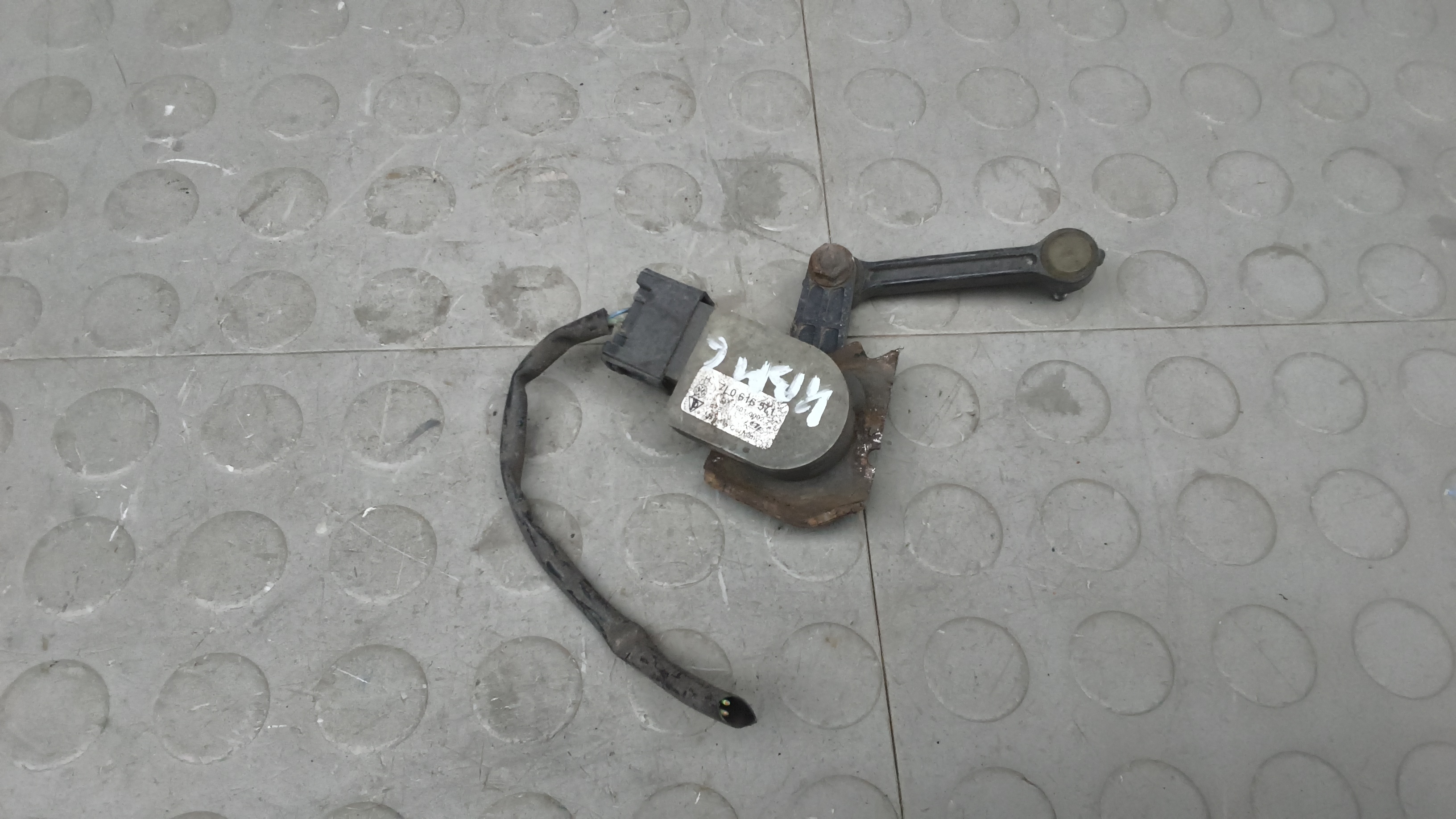 Датчик положения подвески Porsche Cayenne 1