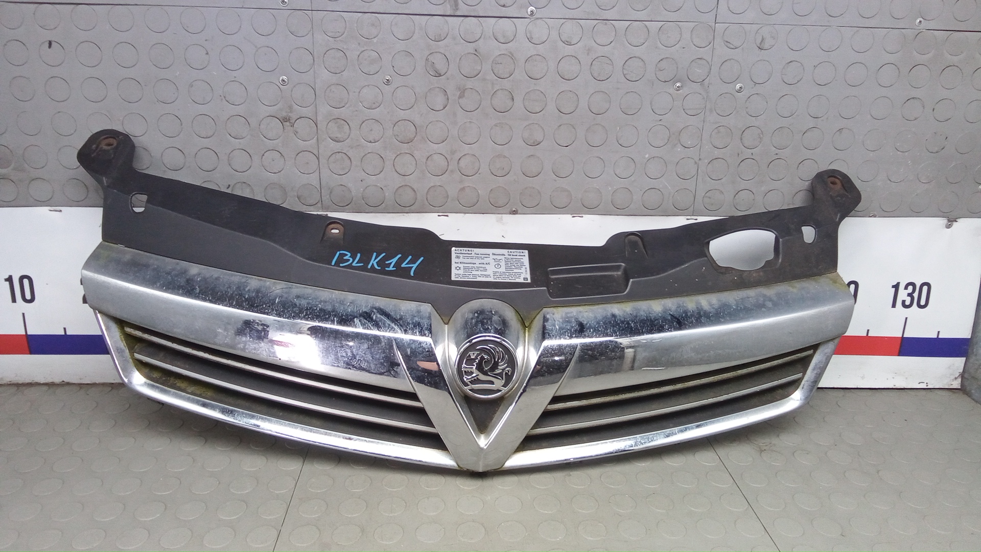 Решетка радиатора Opel Astra H