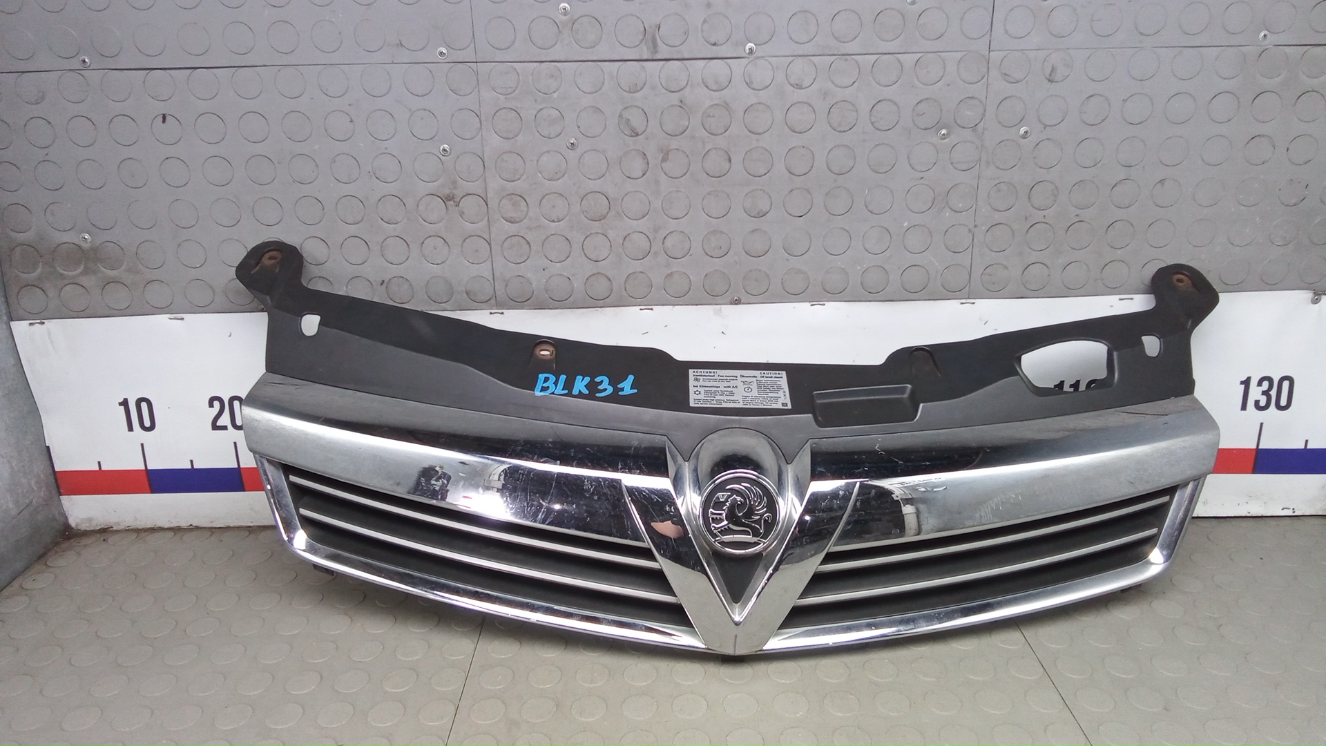 Решетка радиатора Opel Astra H