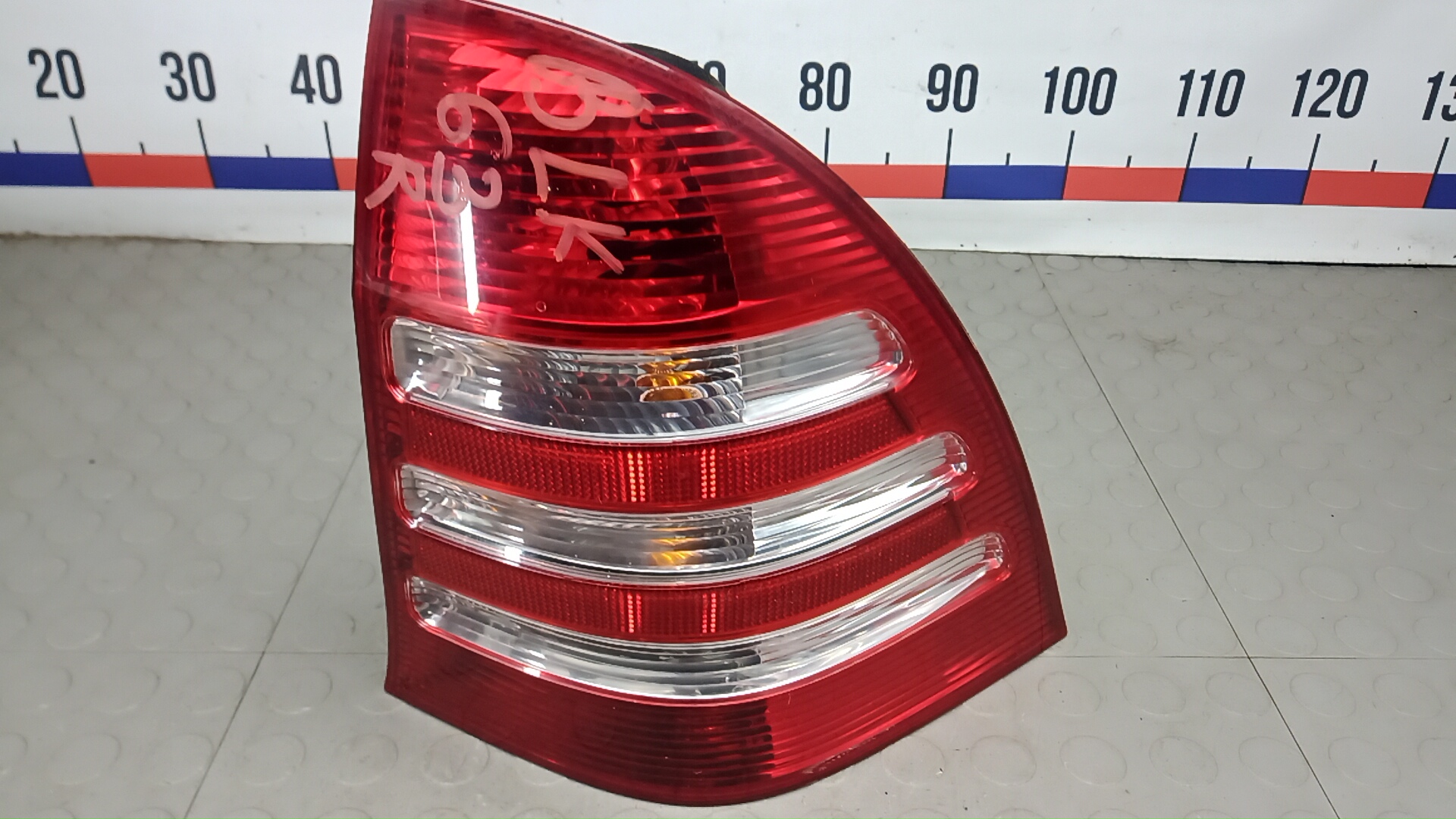 Фонарь задний правый Mercedes-Benz C-Class W203