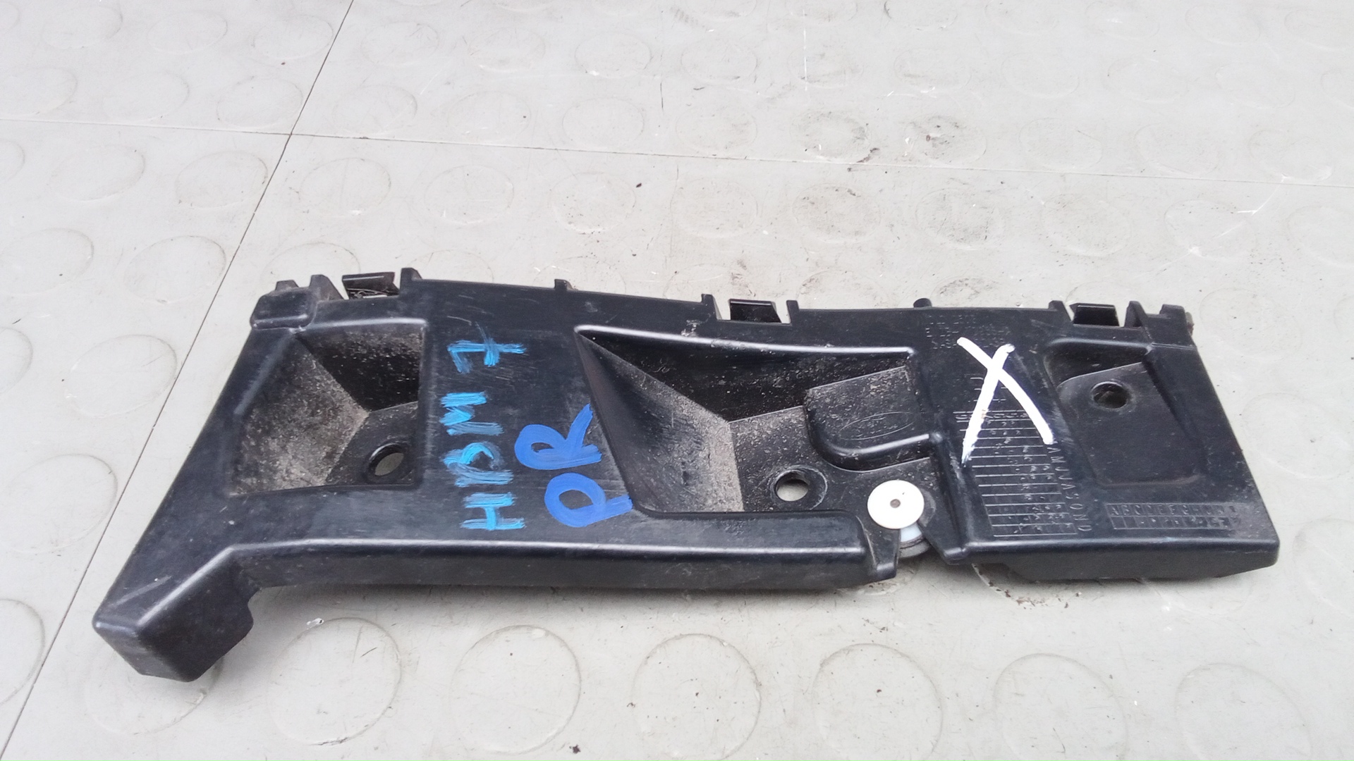 Крепление бампера переднее Ford Focus 4