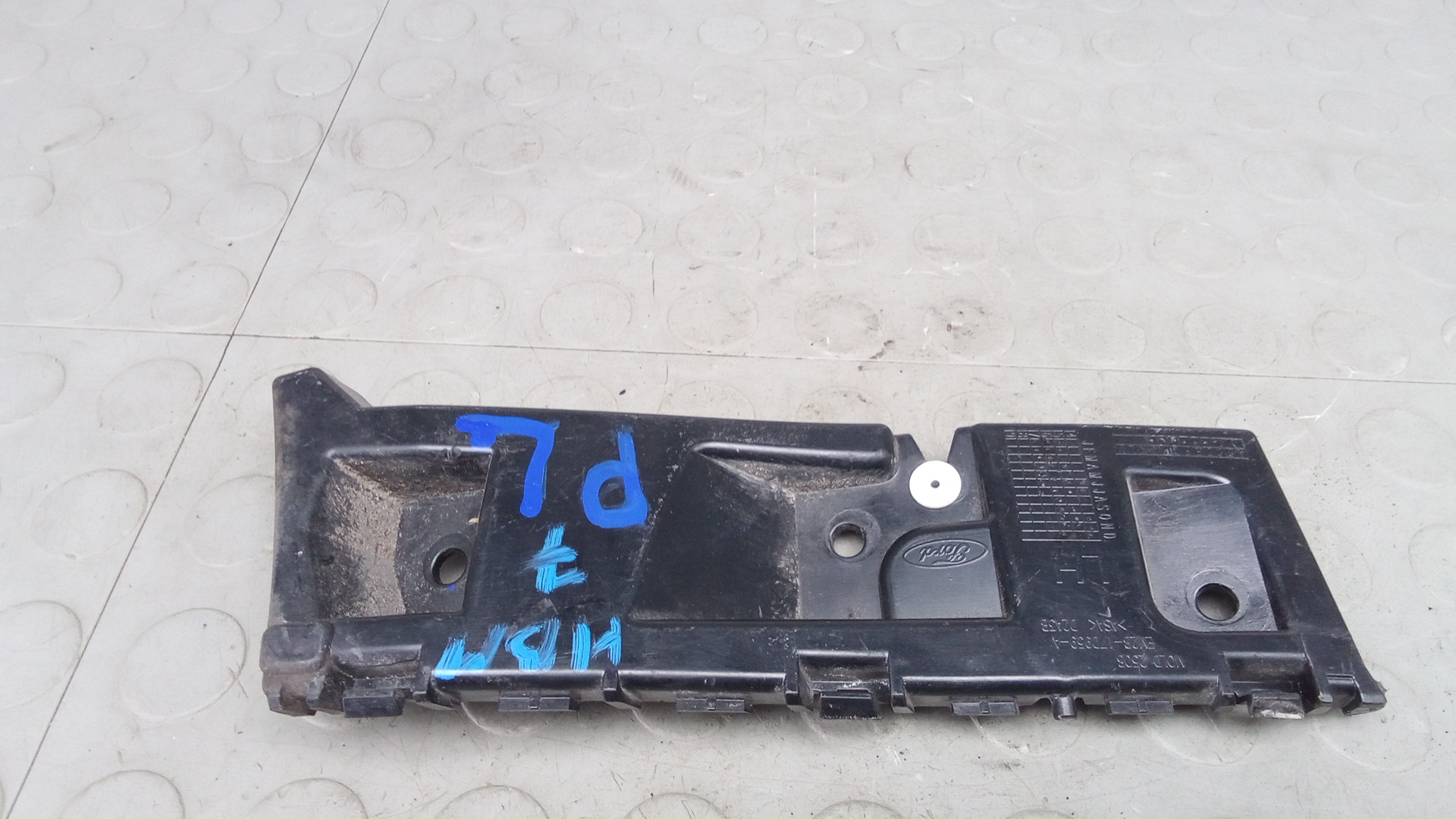Крепление бампера переднее Ford Focus 4