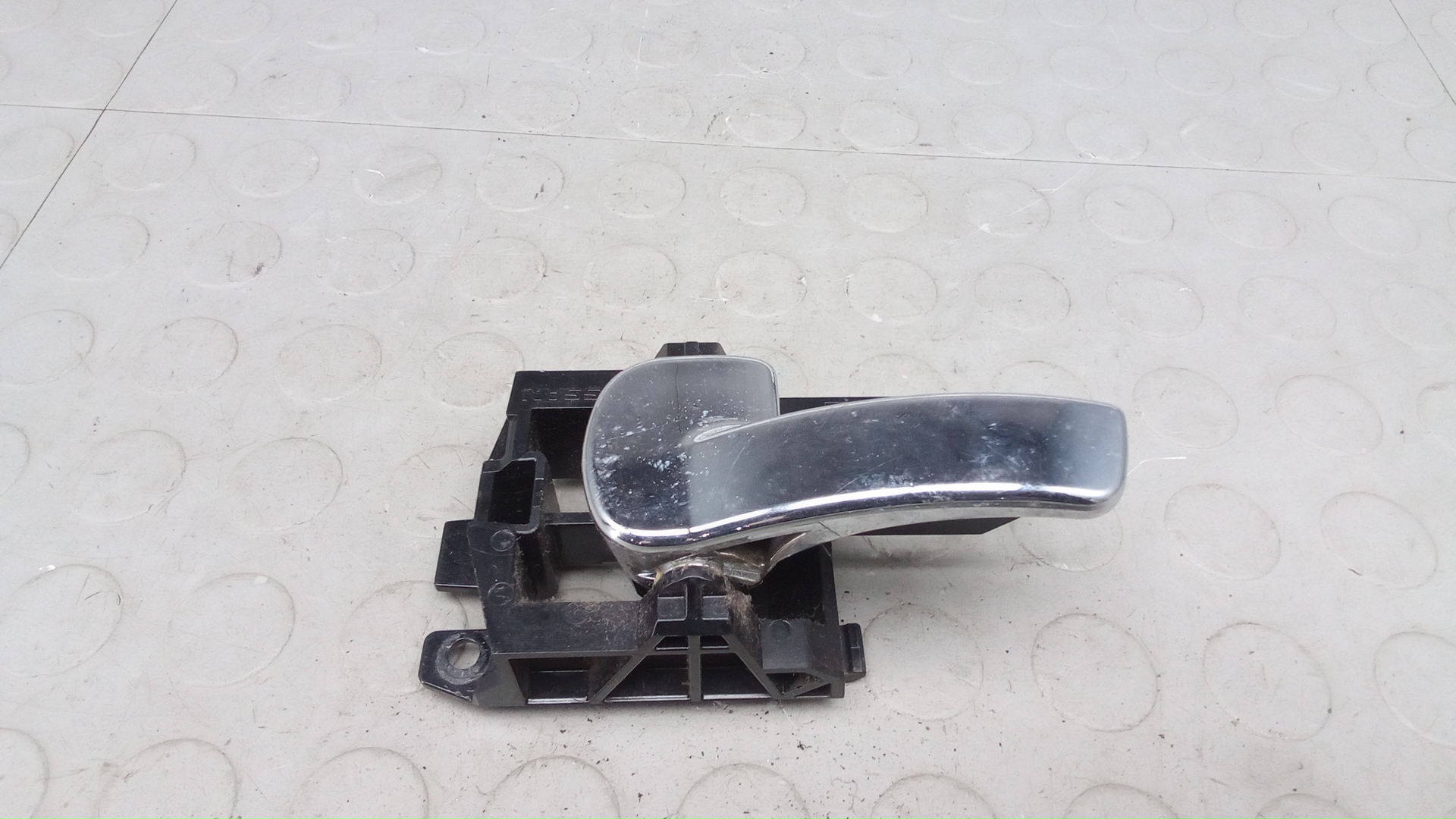 Ручка внутренняя задняя левая Nissan Qashqai J10 +2