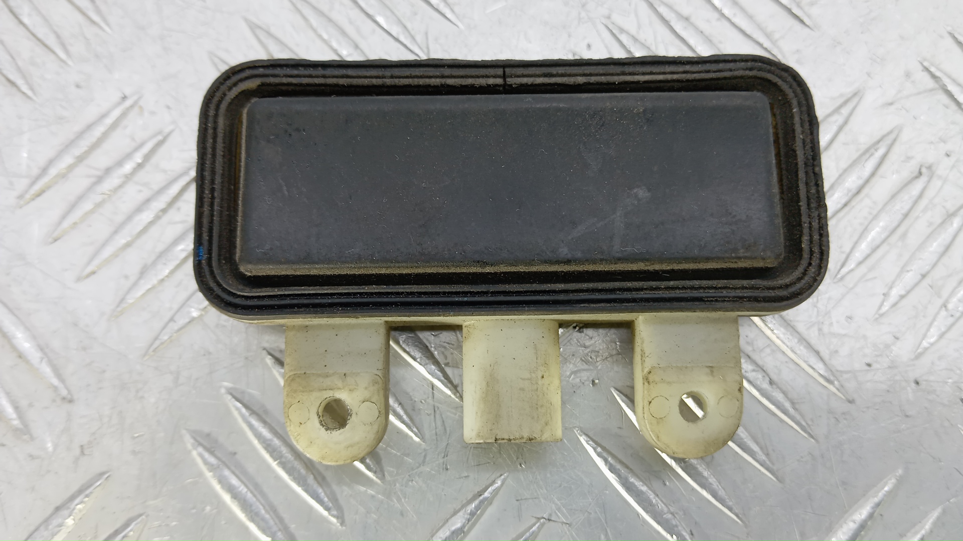 Кнопка замка 3-5-й двери Mercedes-Benz B-Class W245