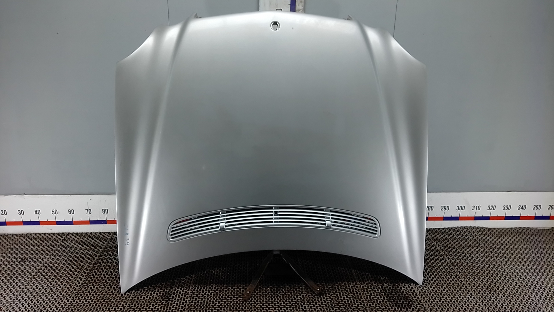 Капот Mercedes-Benz E-Class W211