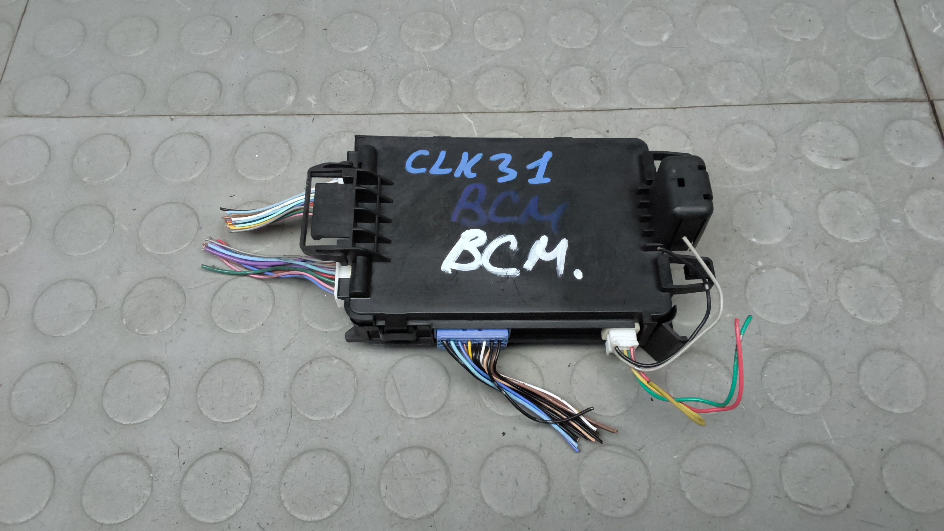 Блок бортовой сети (блок управления BCM) Mazda 3 BM