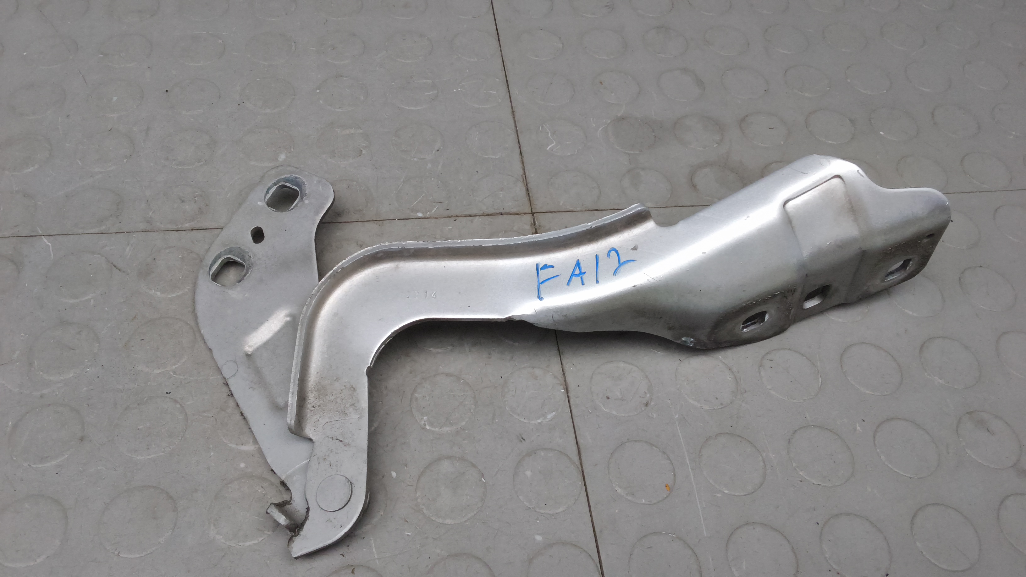 Петля капота Ford Mondeo 5