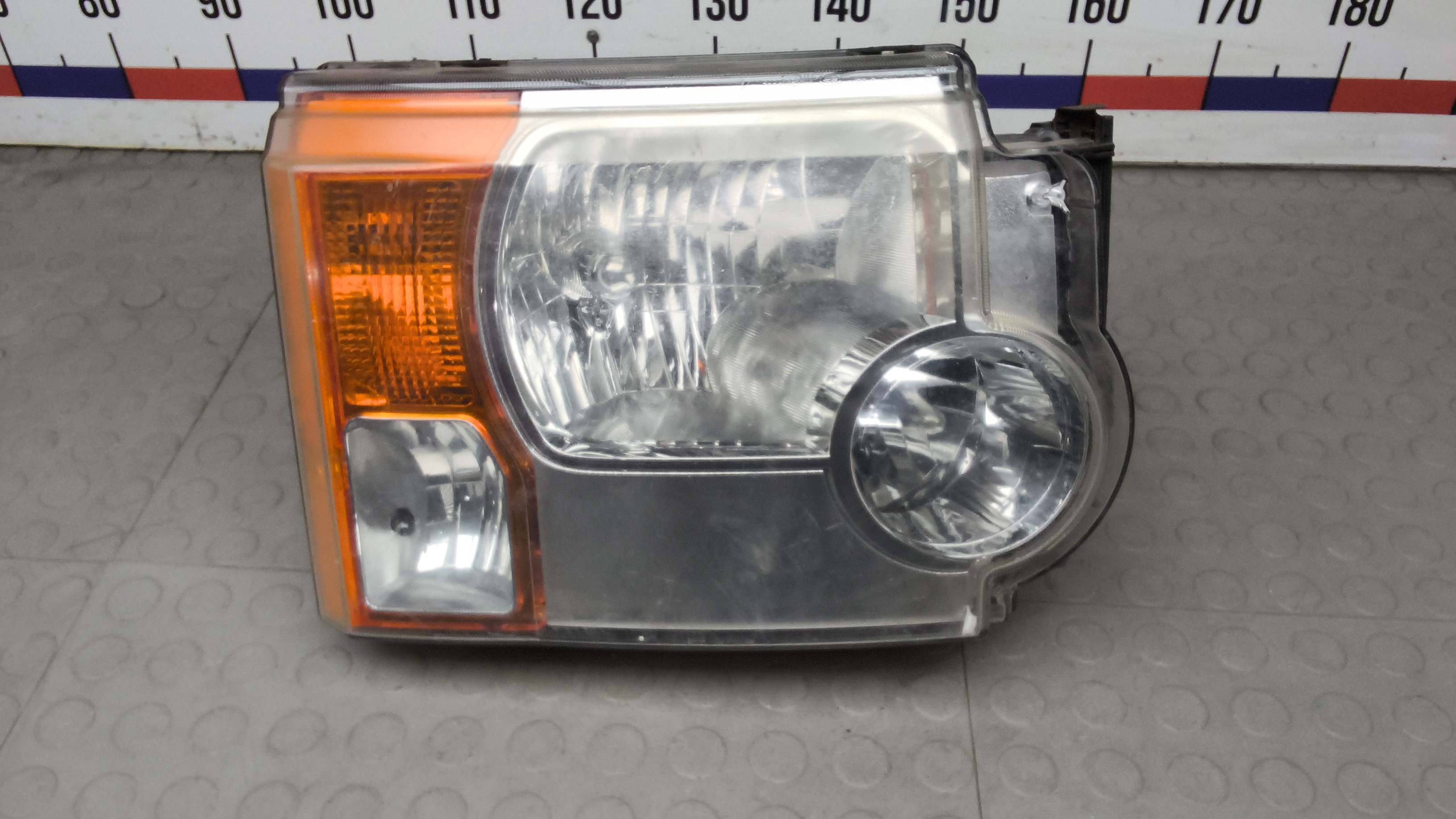 Фара правая Land Rover Discovery 3