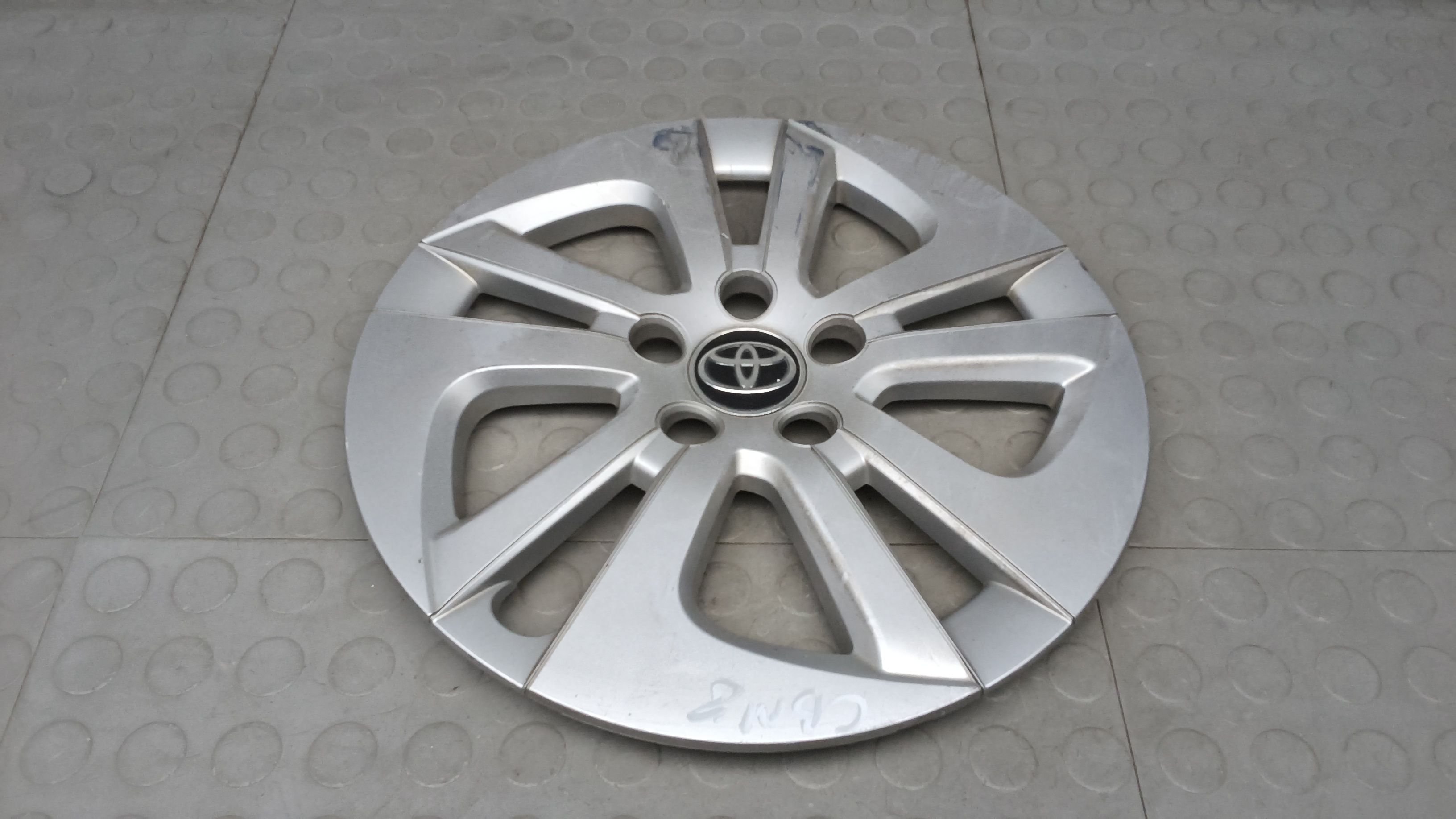 Колпак колесный Toyota Prius XW50