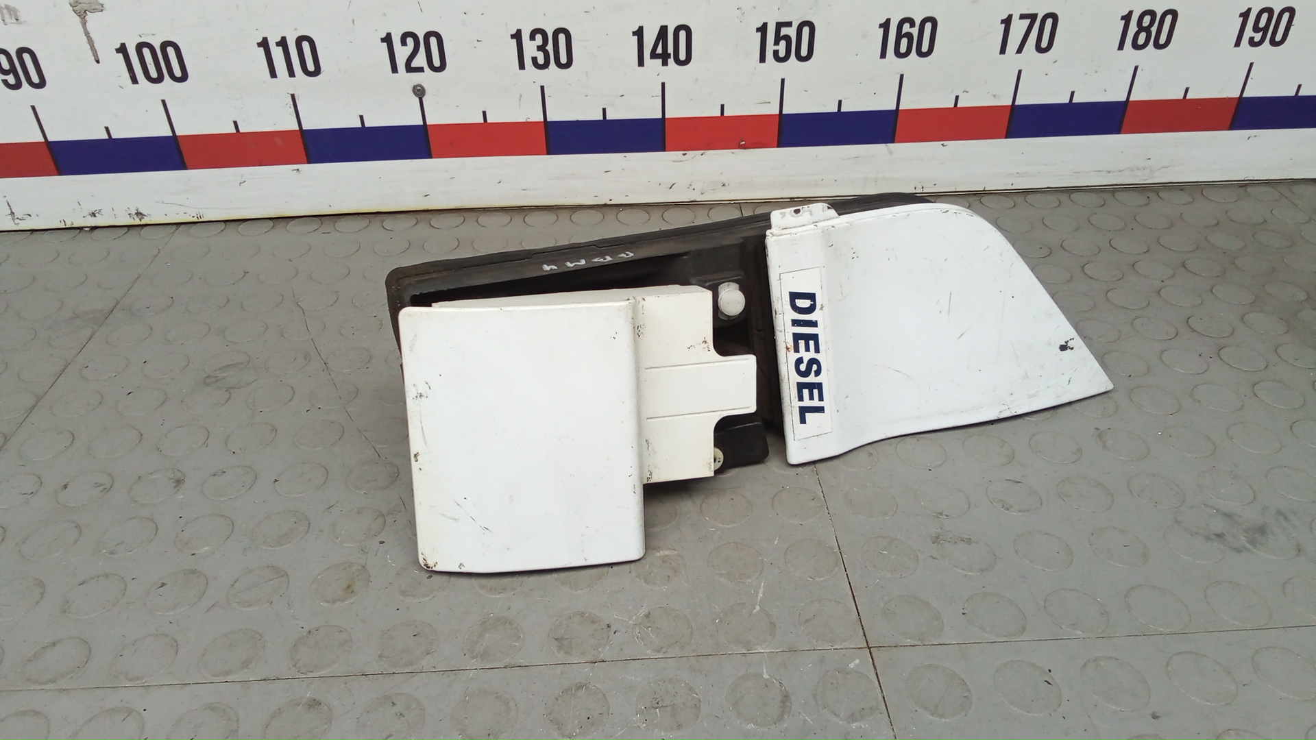 Лючок бака Ford Transit 8