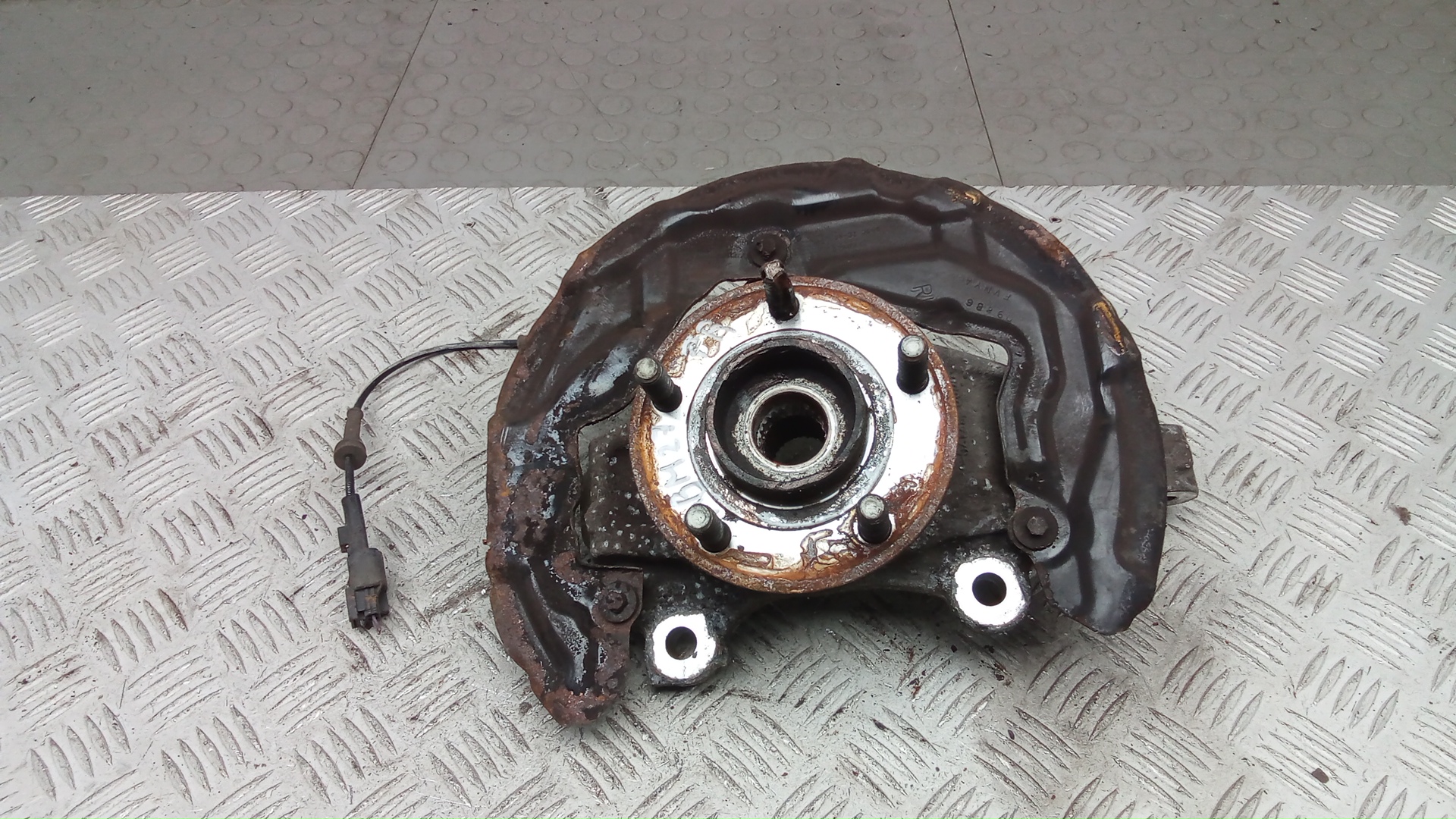 Ступица передняя правая Ford Mondeo