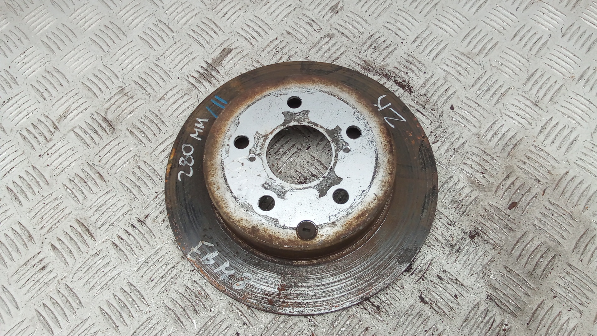 Диск тормозной задний Toyota RAV4 CA40