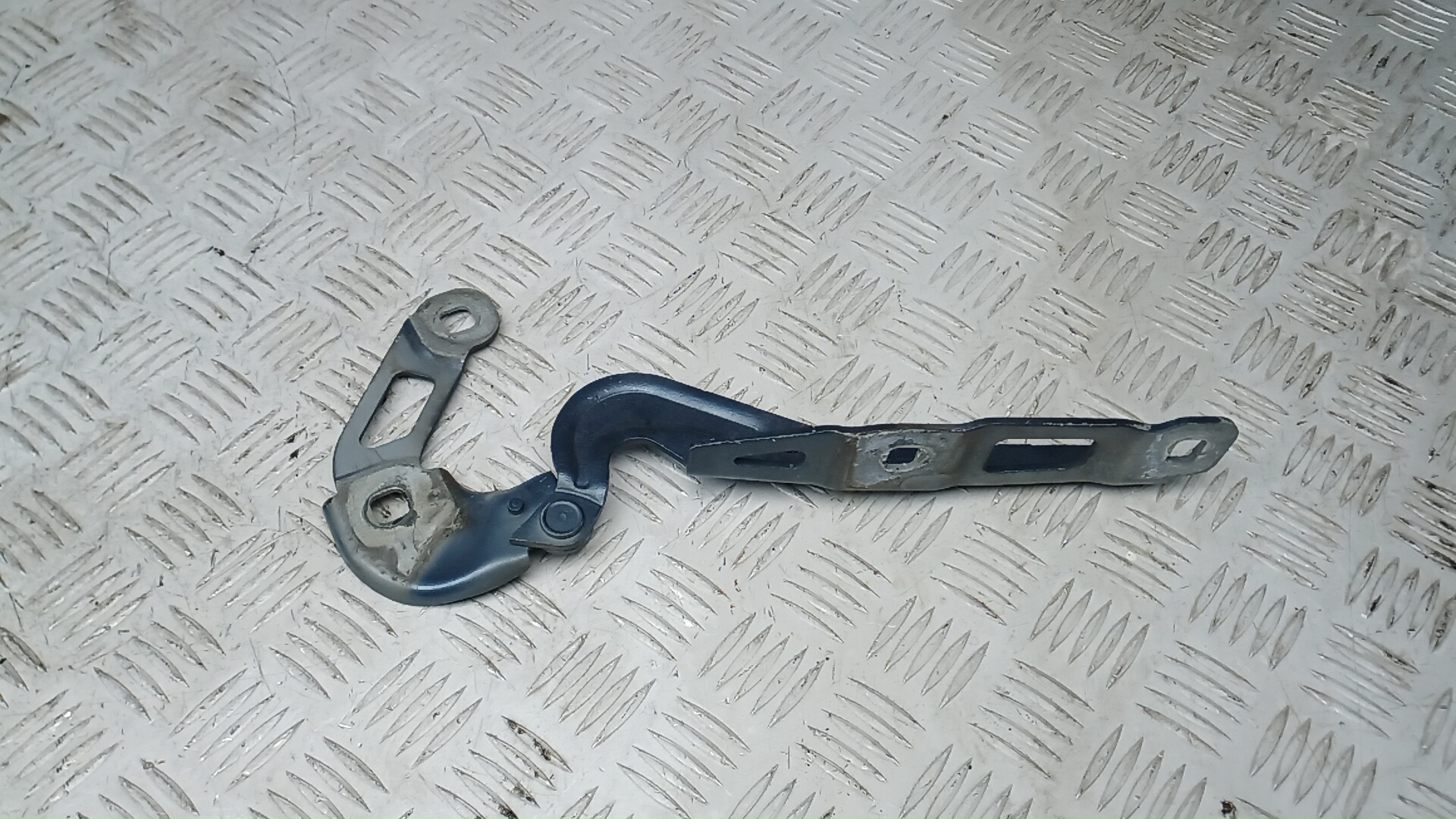 Петля капота Ford Focus 4