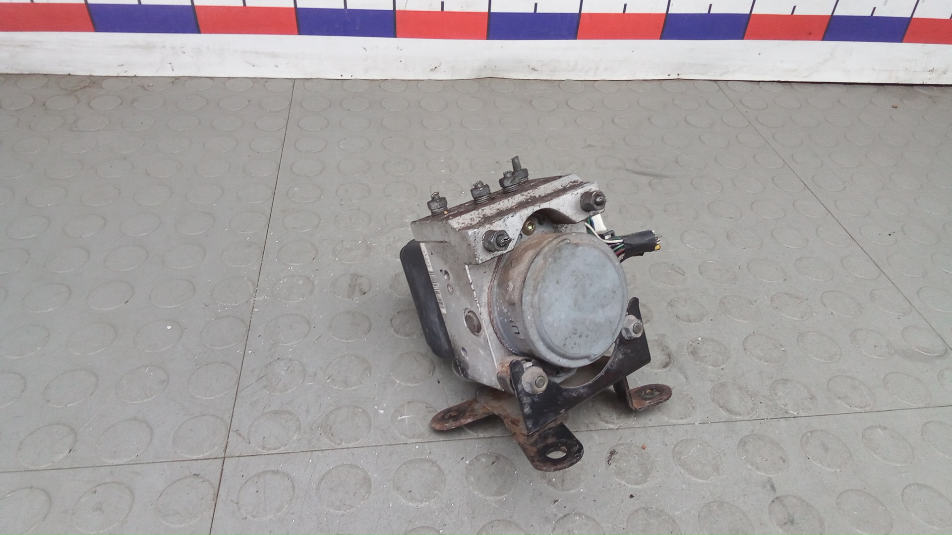 Блок ABS Toyota Land Cruiser Prado J120