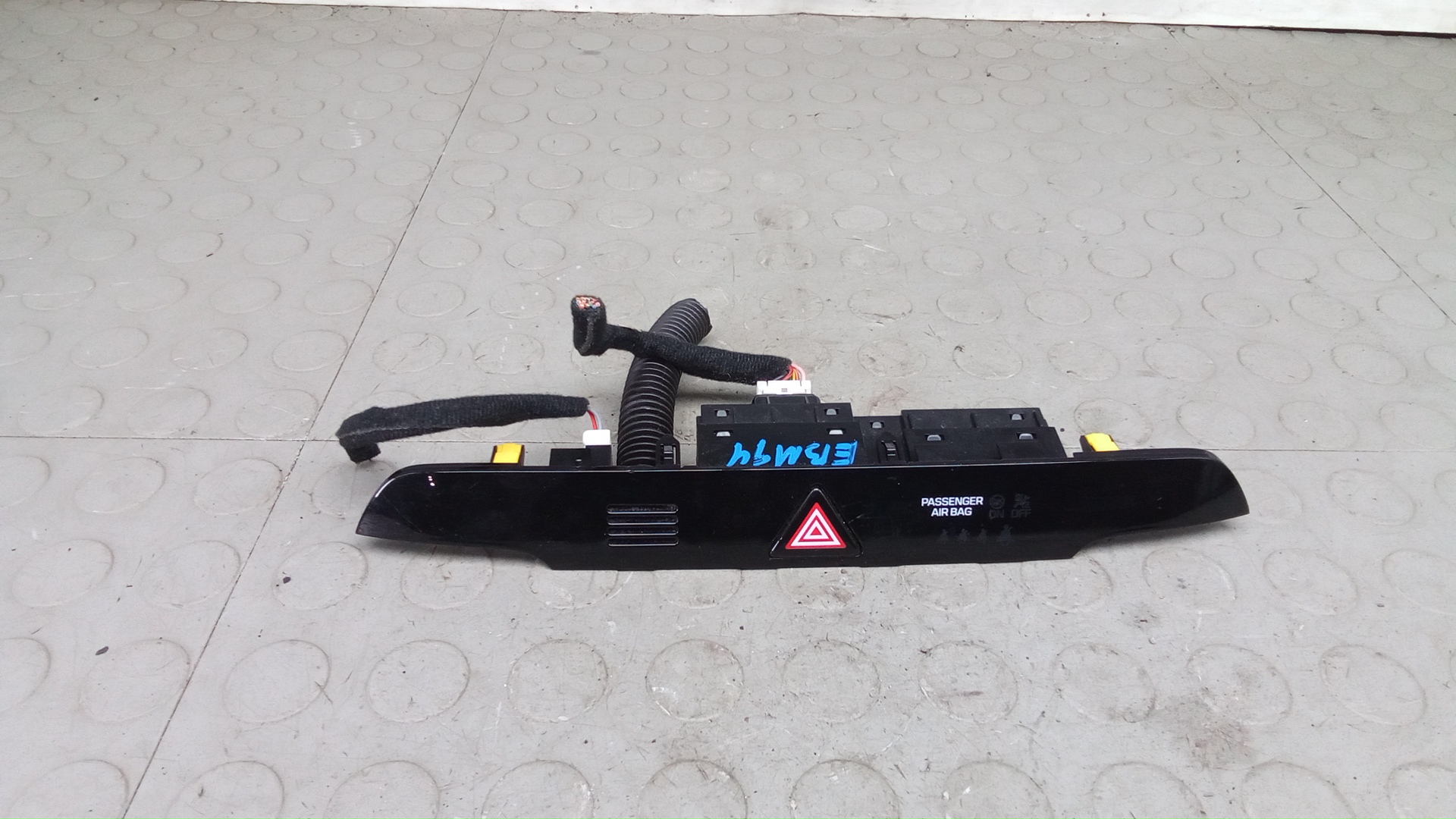 Кнопка аварийки Hyundai Tucson TL