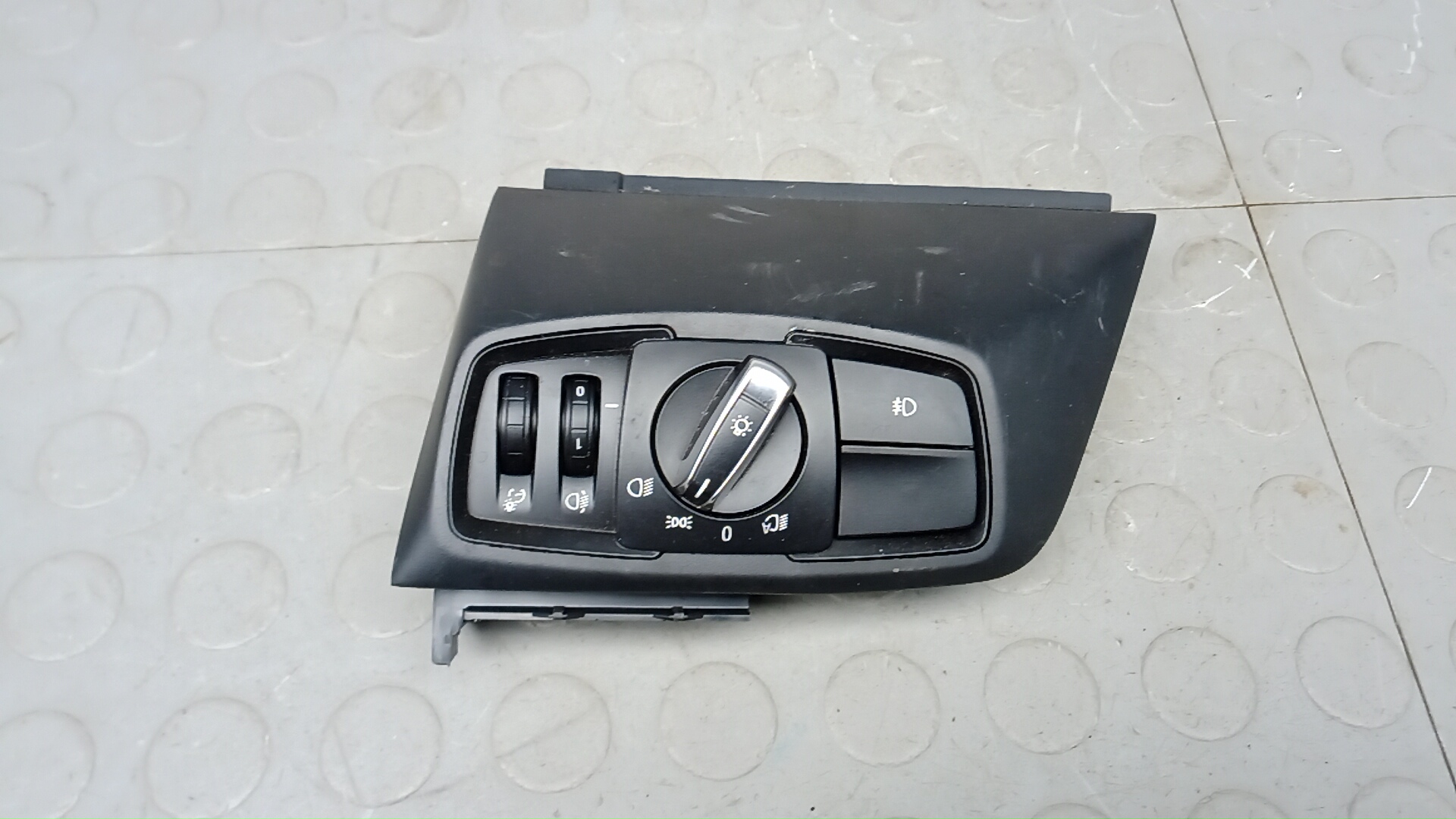 Переключатель света BMW i3