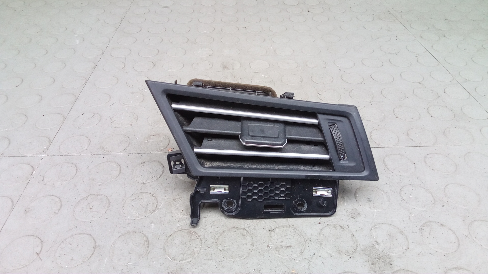 Дефлектор Volkswagen Passat B8