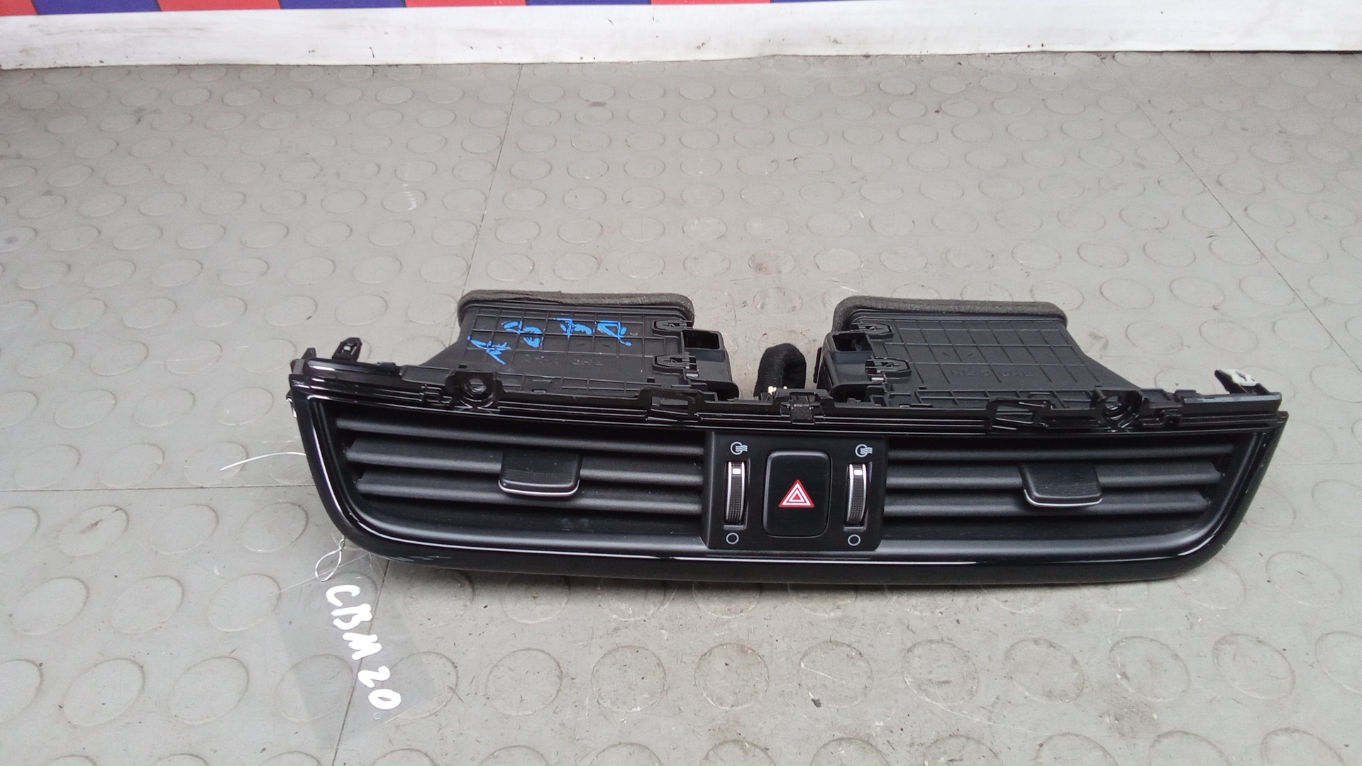 Кнопка аварийки Kia Optima 4