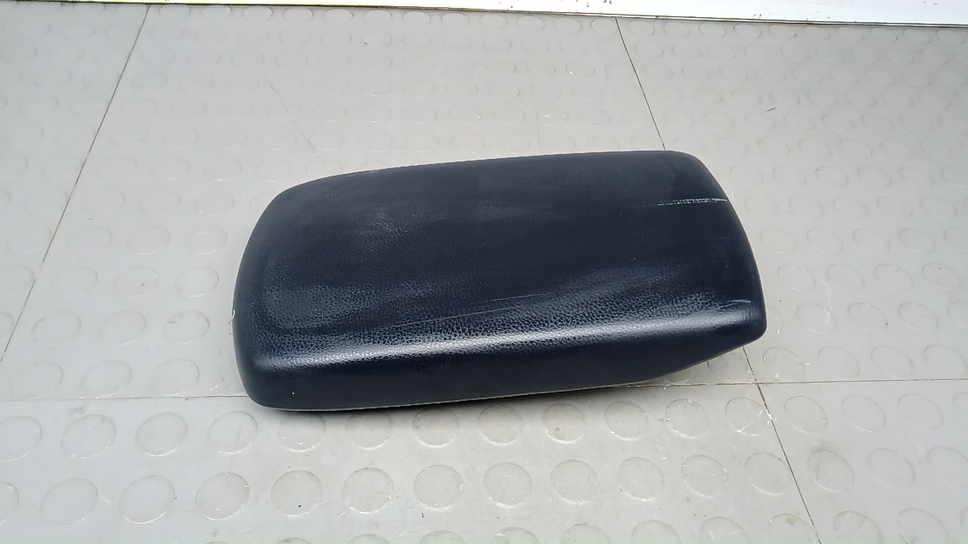 крышка подлокотника Toyota RAV4 CA40