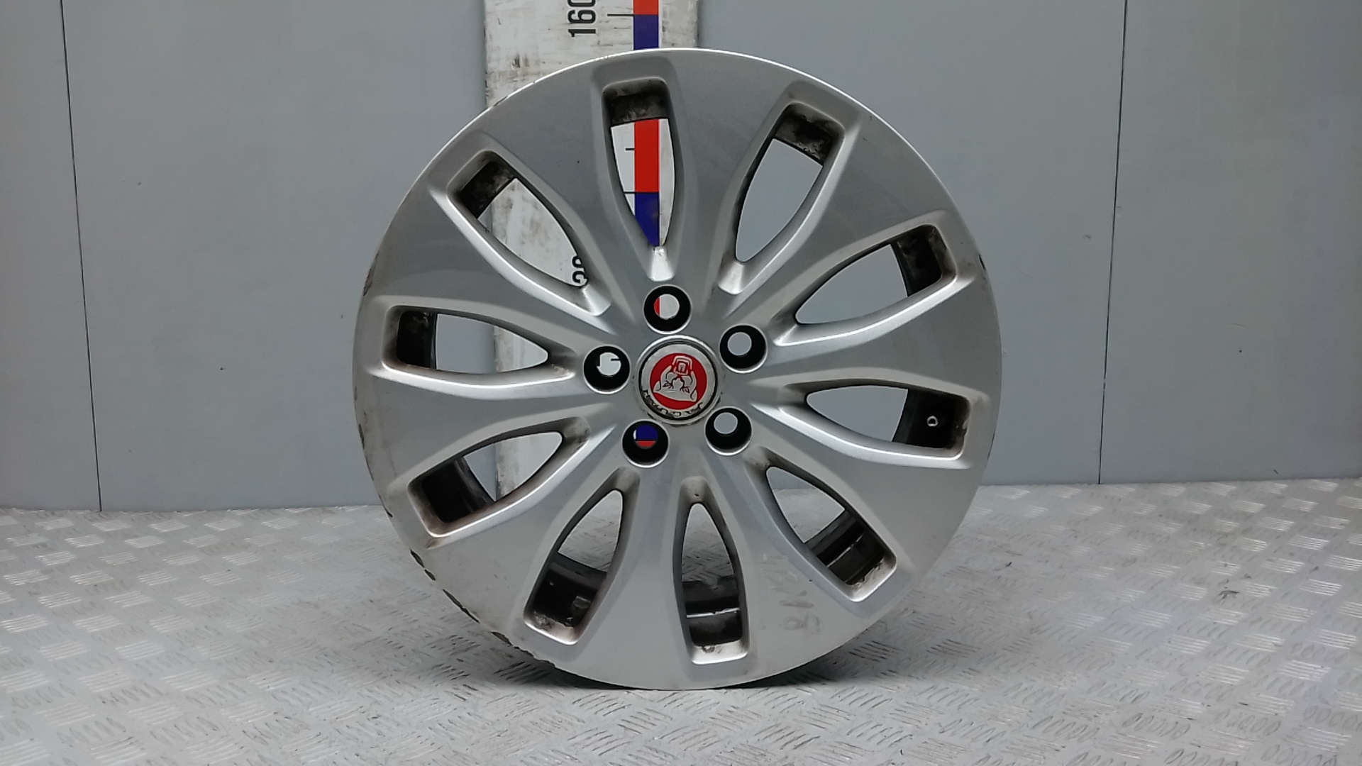 Диск литой Jaguar XE X760