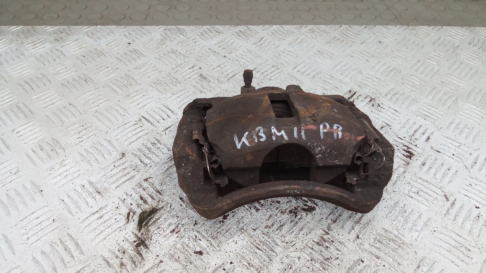 Суппорт тормозной передний правый Suzuki SX4