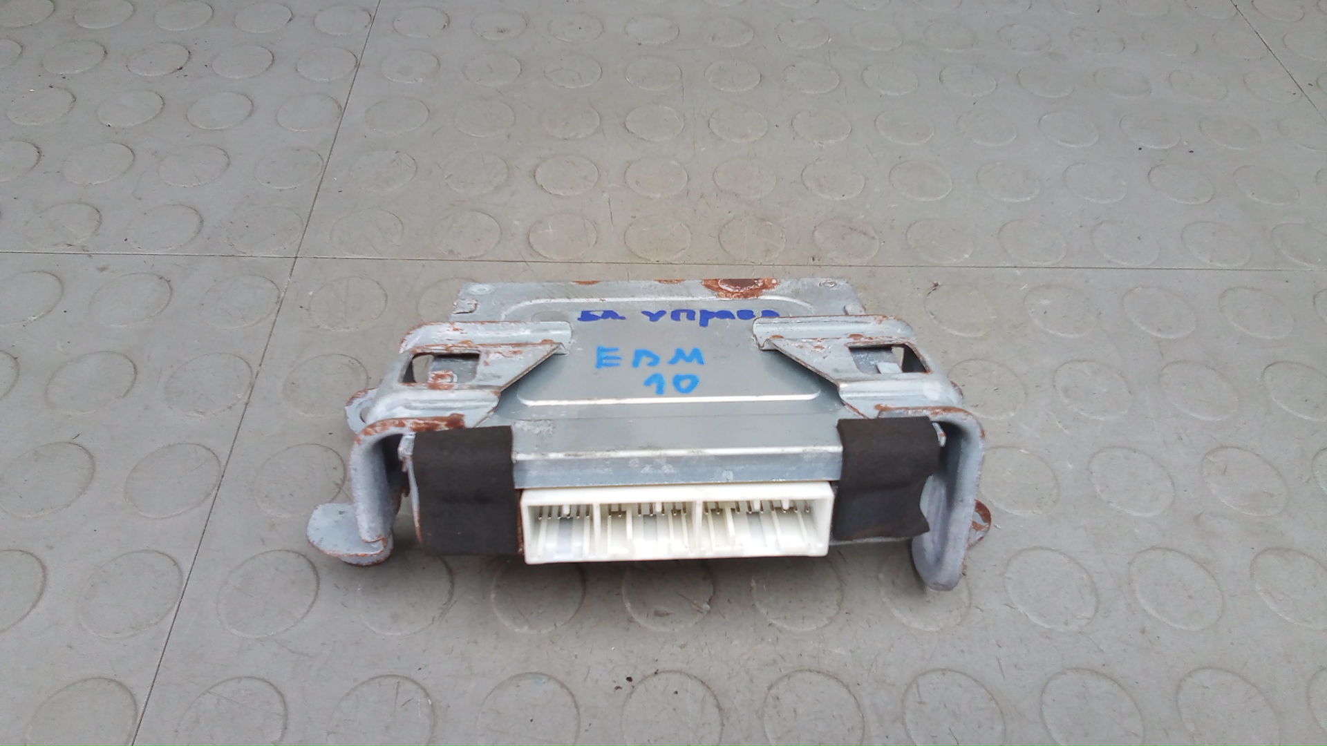 Блок управления Mitsubishi Pajero 4
