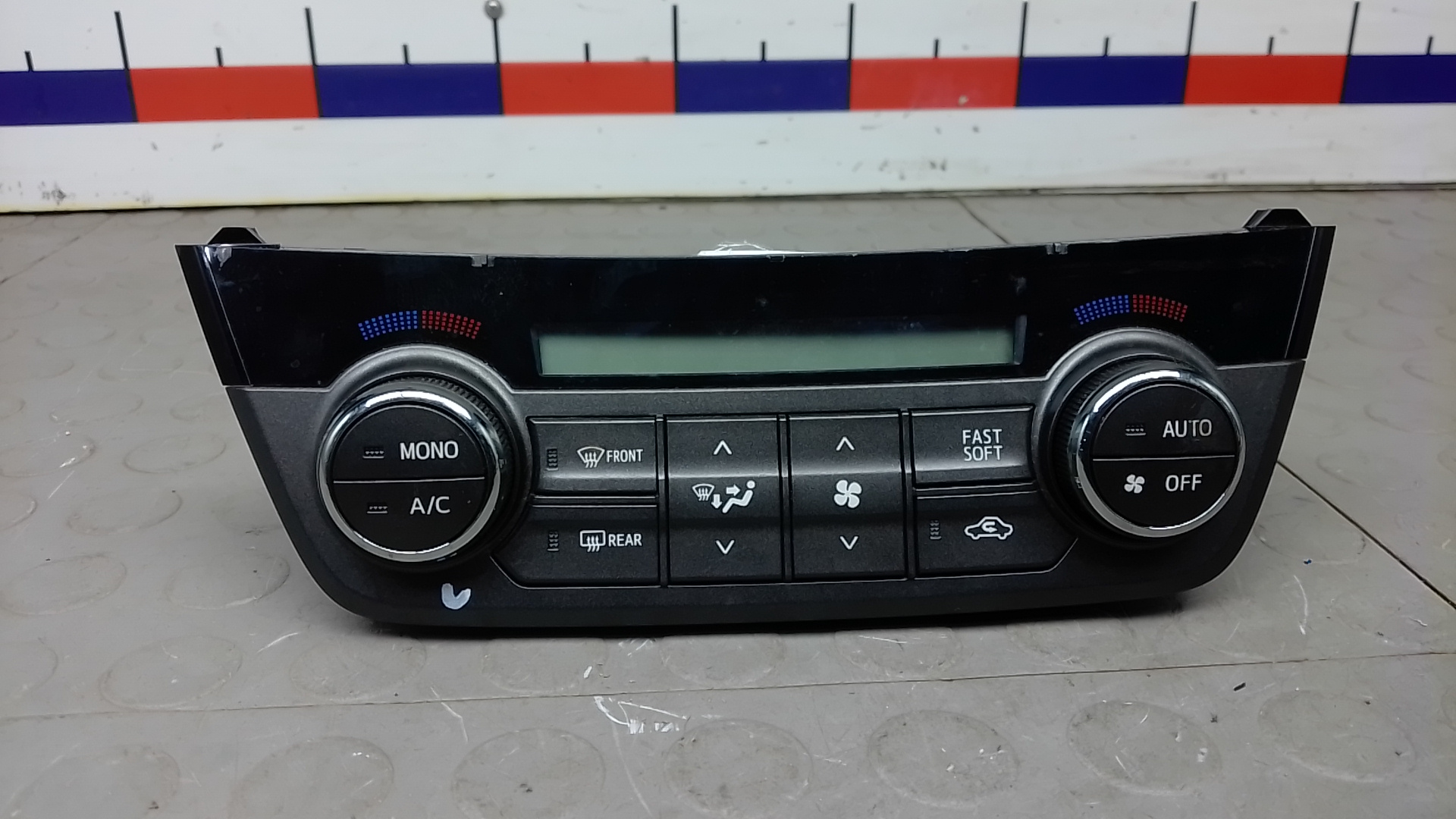 Блок управления печки и климат-контроля Toyota RAV4 CA40