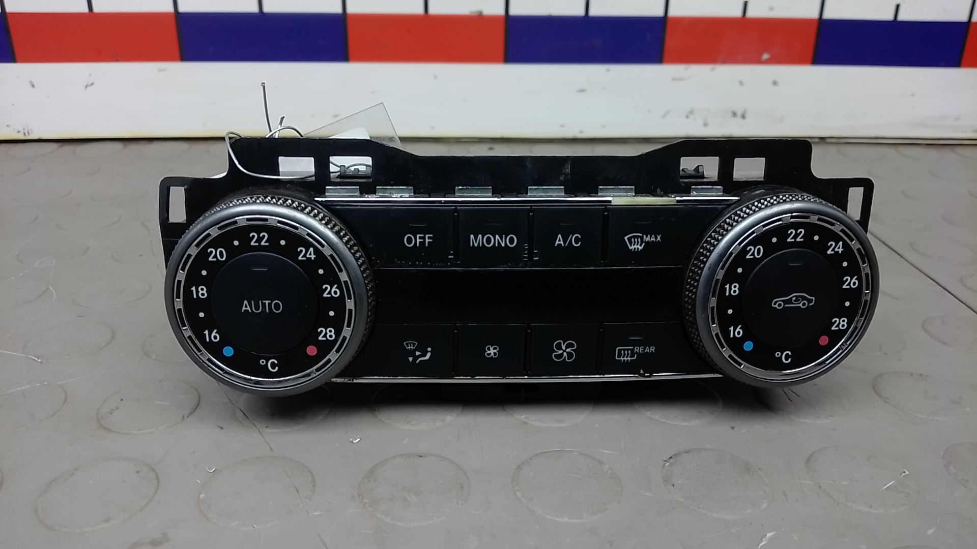 Блок управления печки и климат-контроля Mercedes-Benz C-Class W204