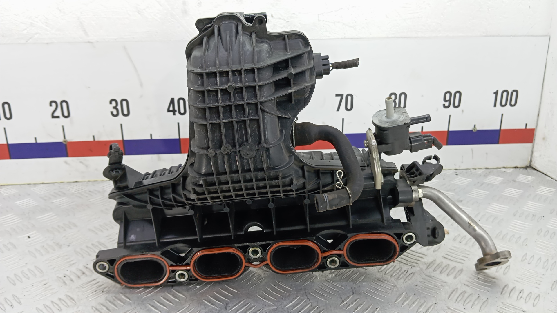 Впускной коллектор бензиновый Toyota Prius