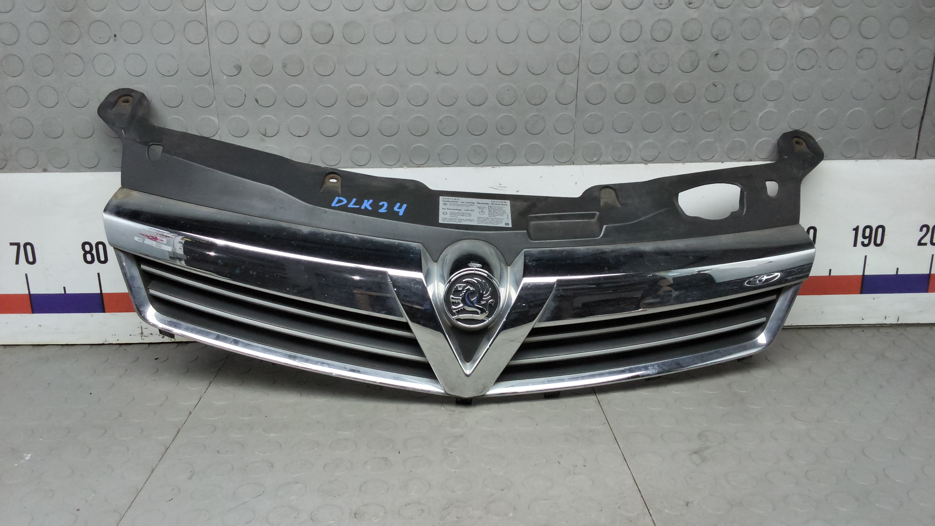 Решетка радиатора Opel Astra H