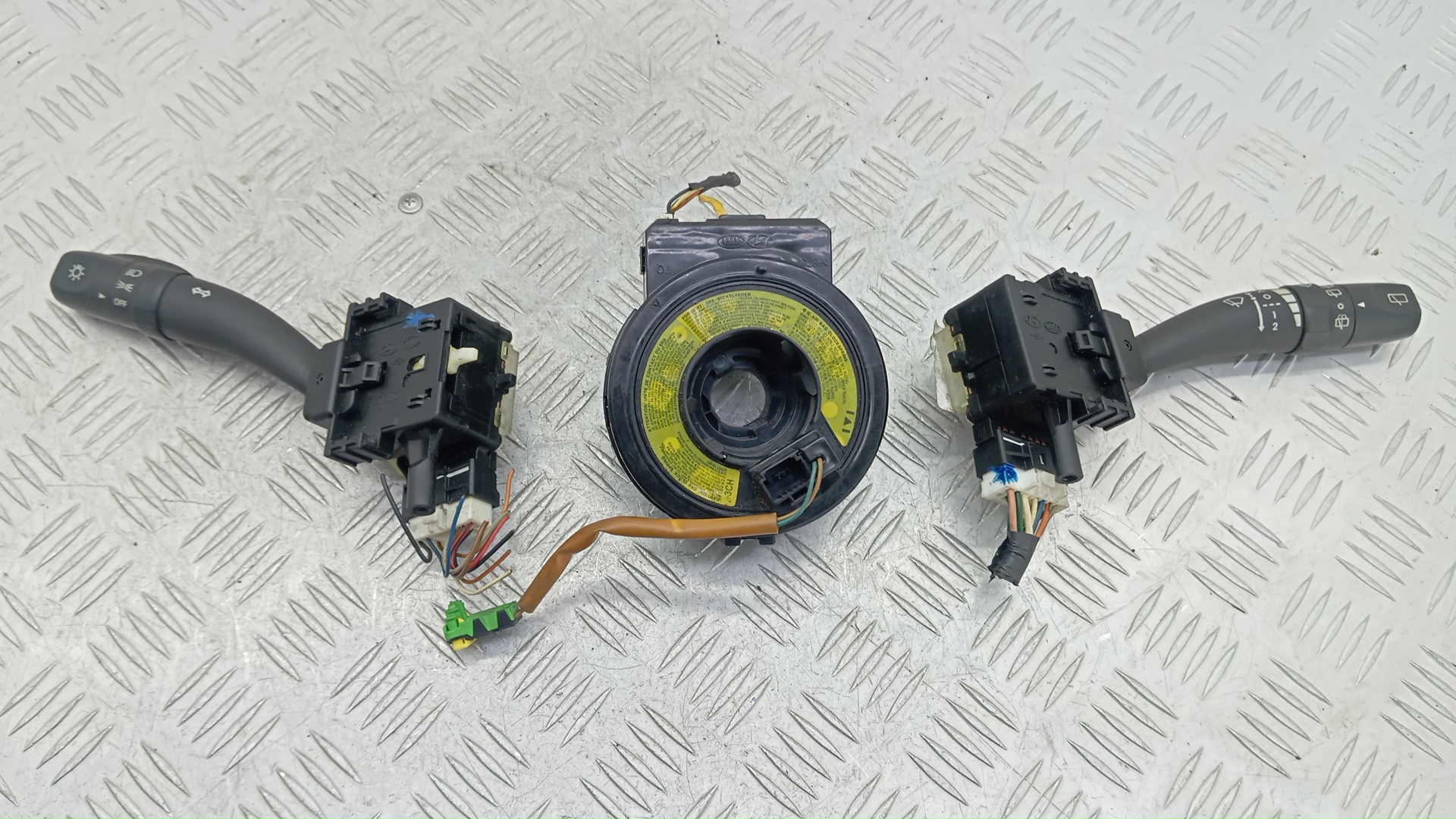 Переключатель поворотов и дворников (стрекоза) Hyundai H1 (starex) 2