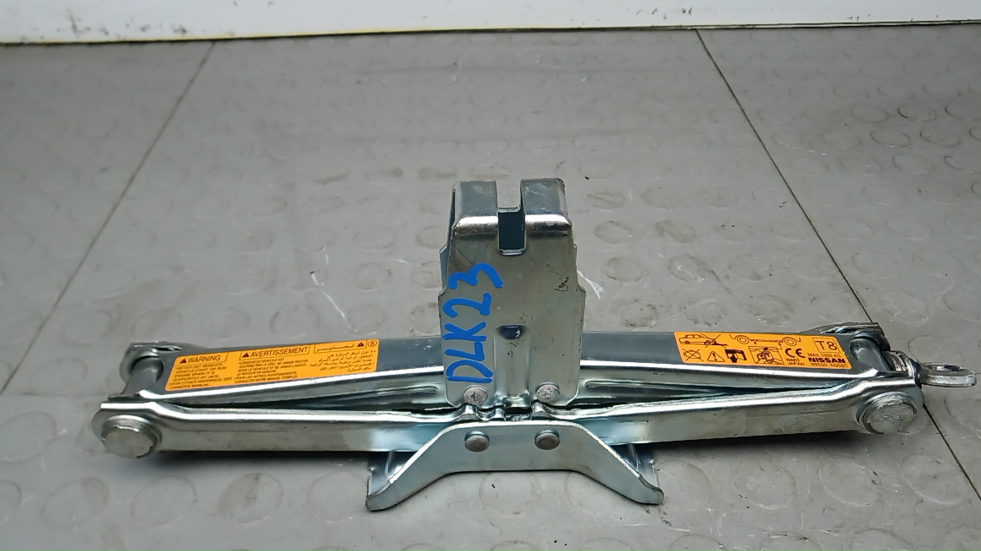 Домкрат Nissan Qashqai J10