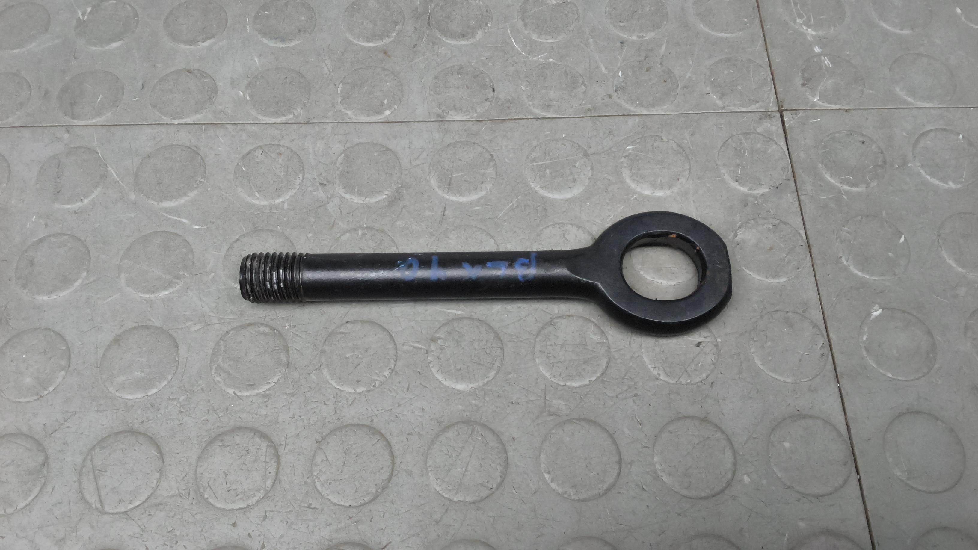 Крюк буксировочный Nissan Qashqai J10