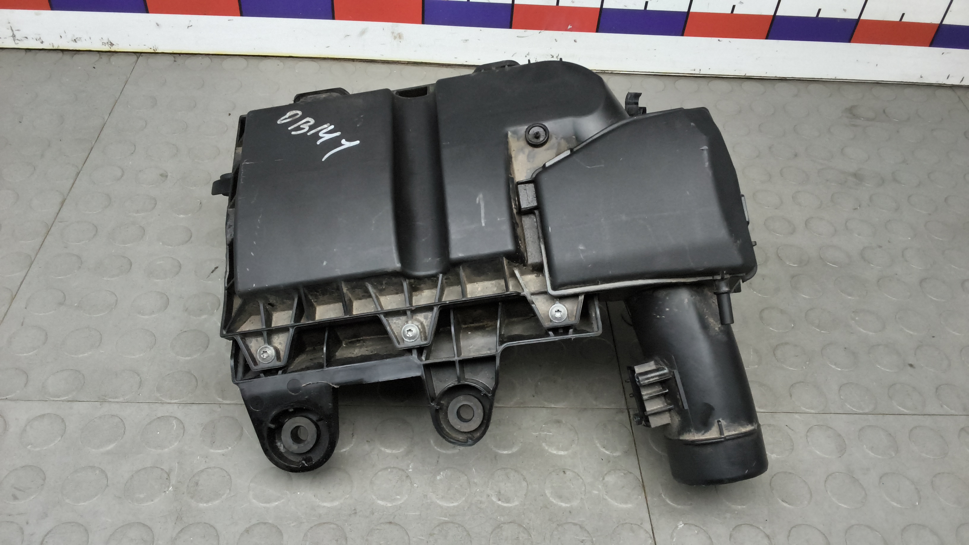 Корпус воздушного фильтра Peugeot 308 3