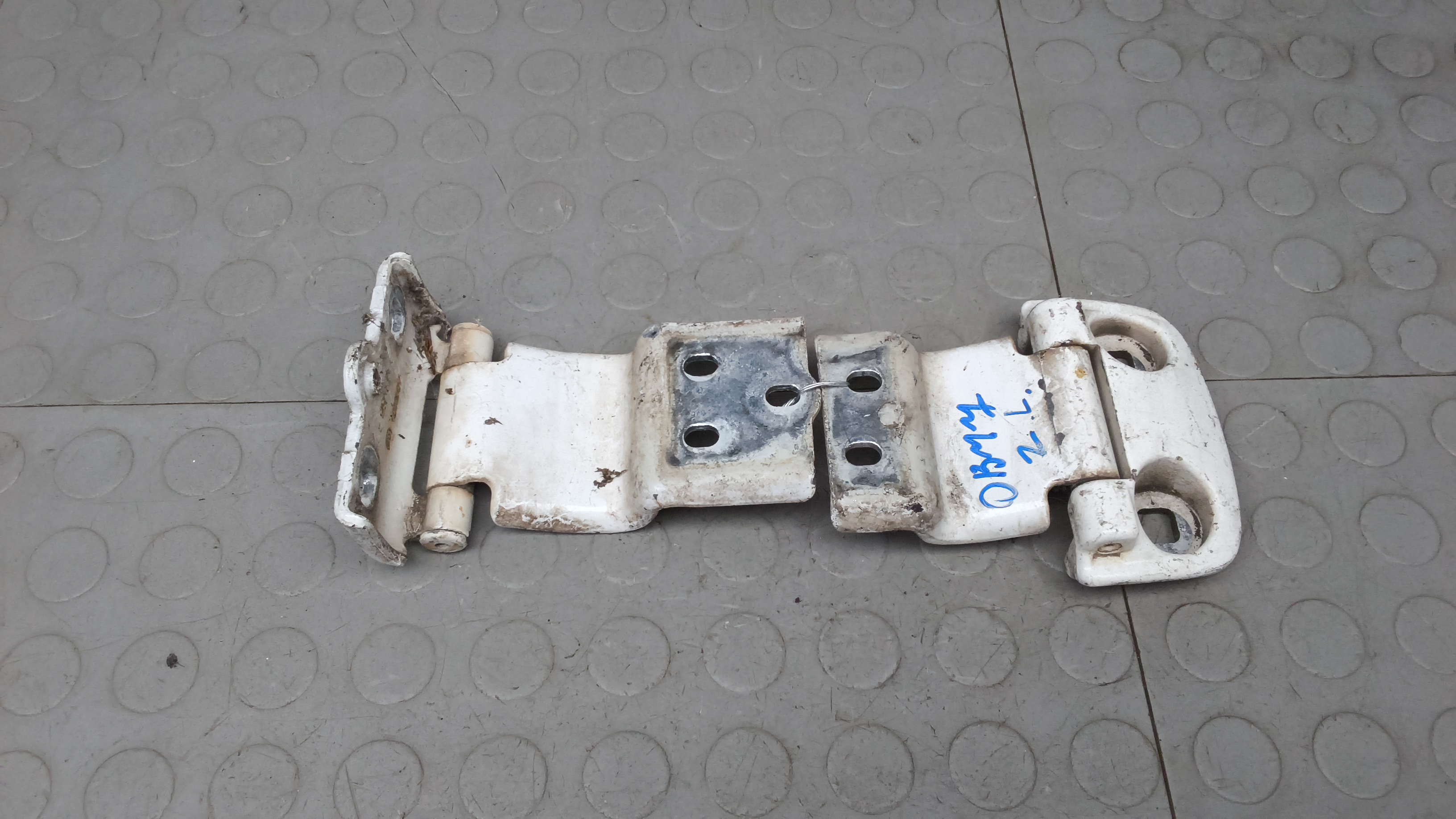 Петля двери распашной левой Peugeot Boxer 3
