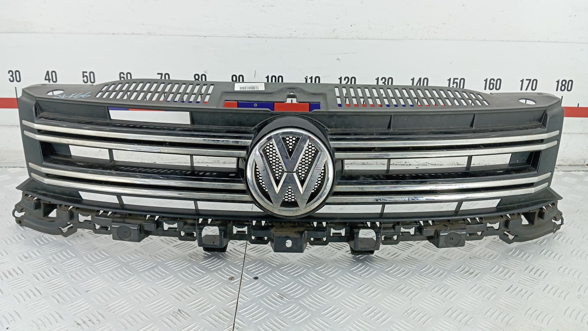 Решетка радиатора Volkswagen Tiguan 1