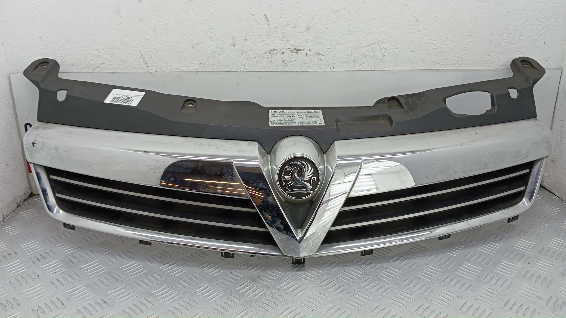 Решетка радиатора Opel Astra H