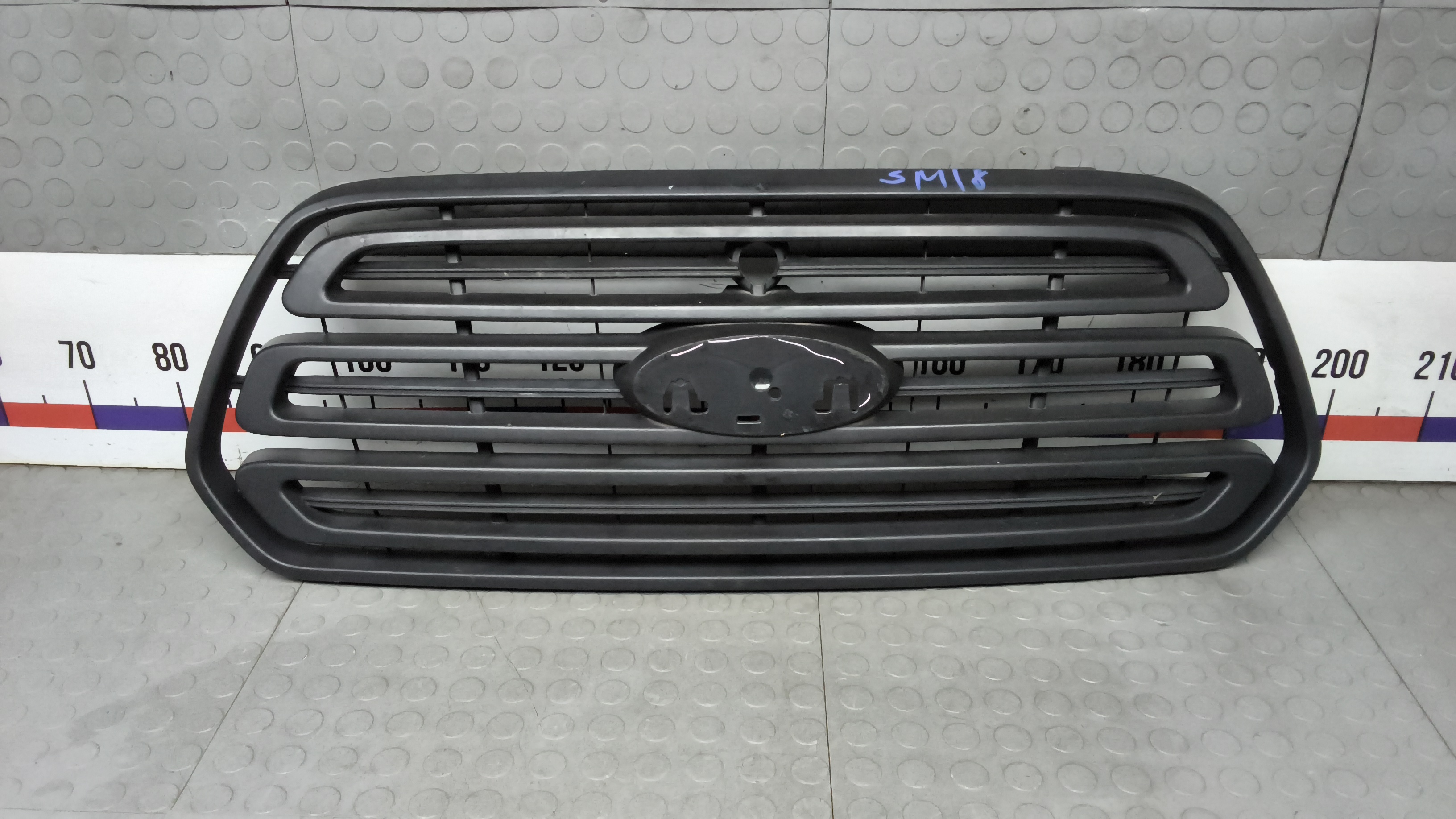 Решетка радиатора Ford Transit 8