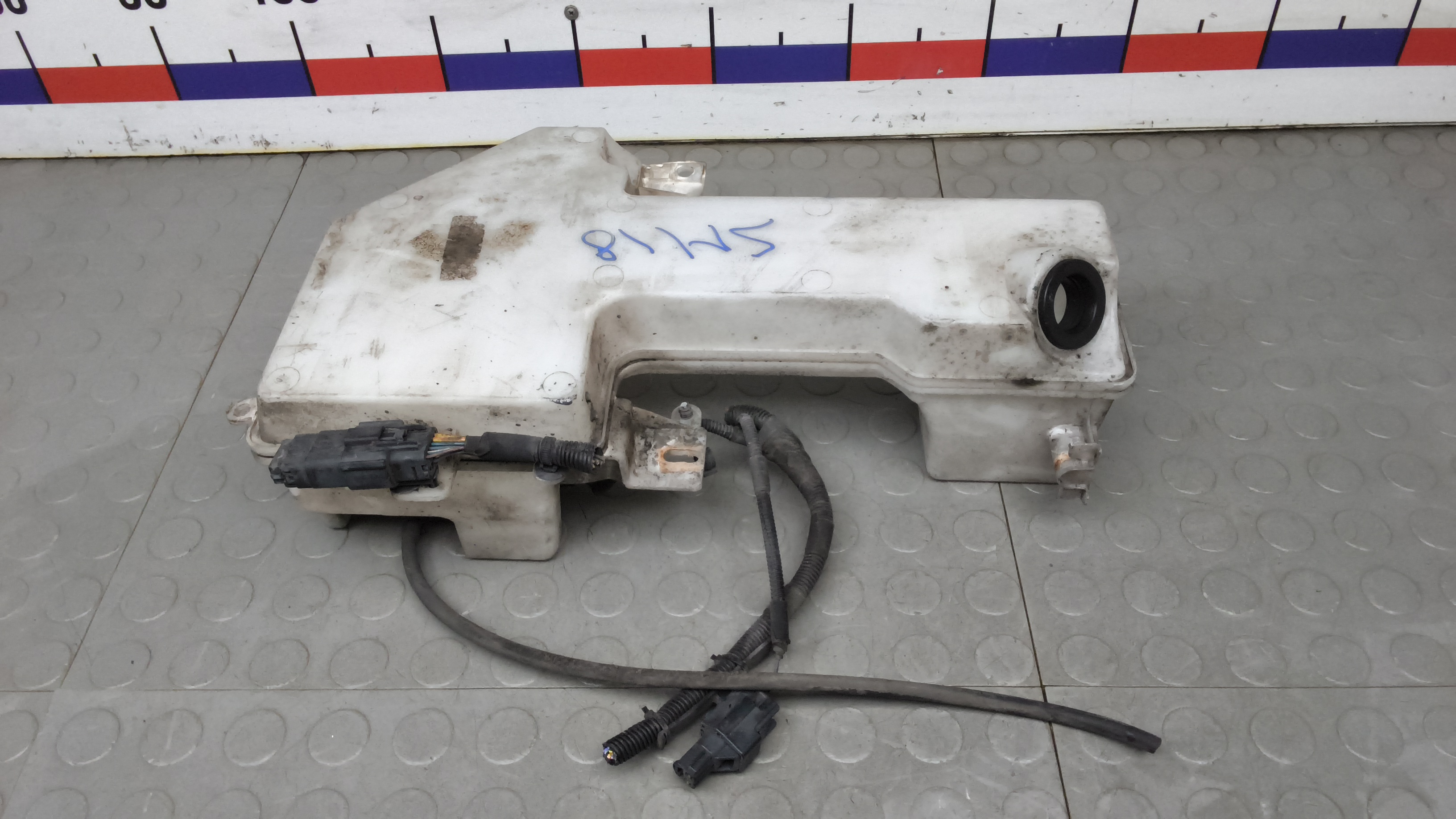 Бачок омывателя Ford Transit 8