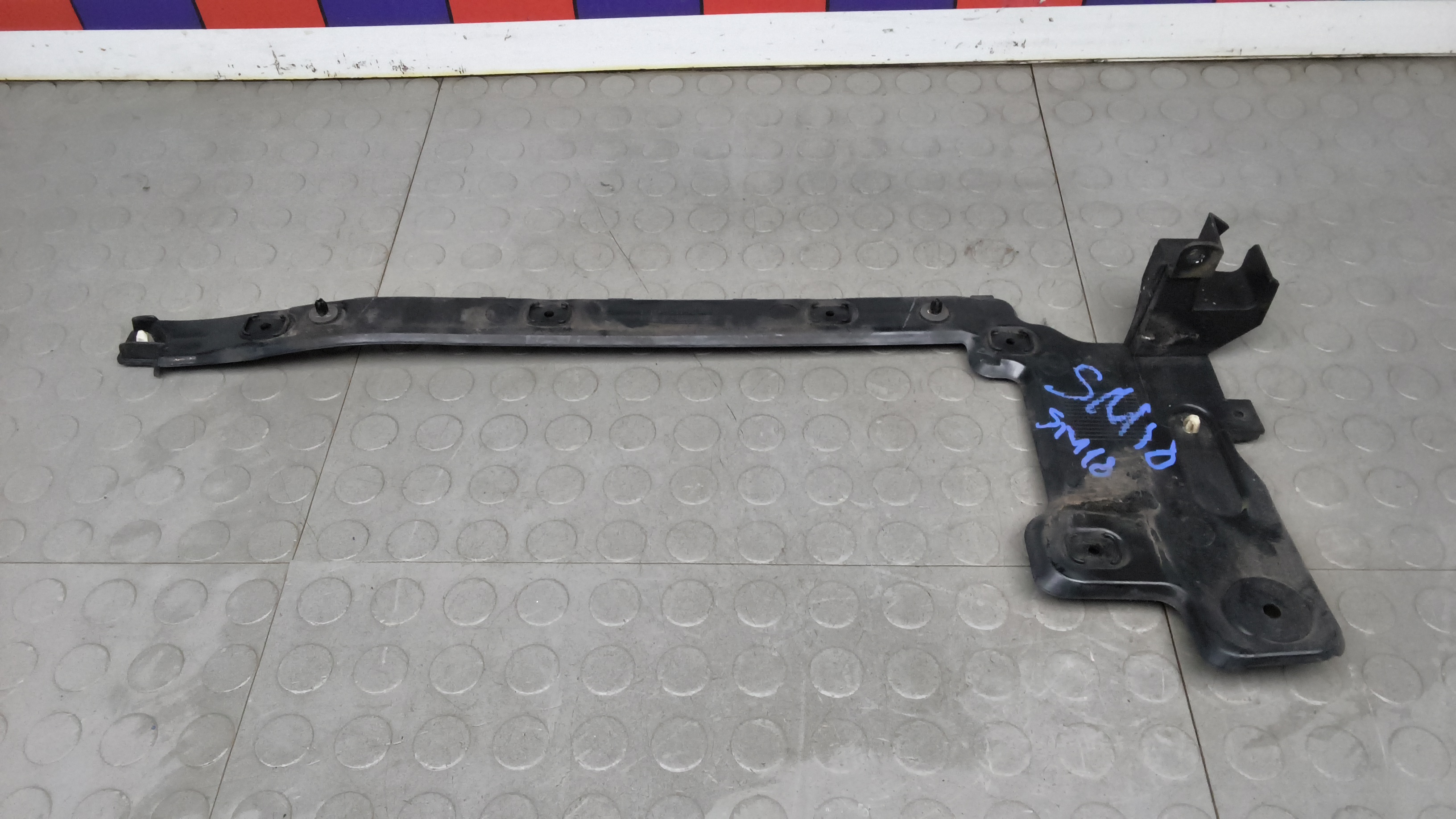 Крепление бампера заднее Ford Transit 8