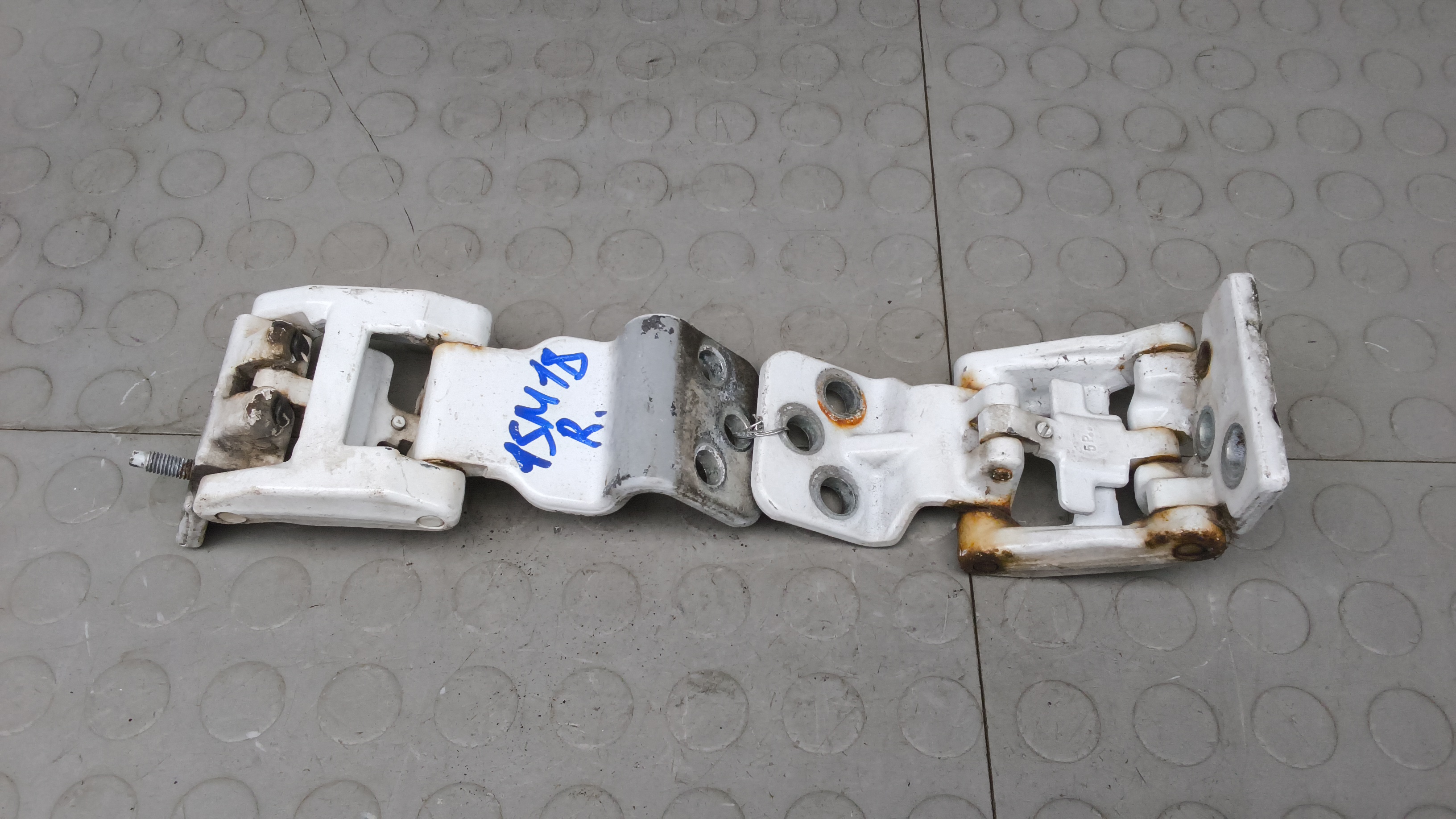 Петля двери распашной правой Ford Transit 8